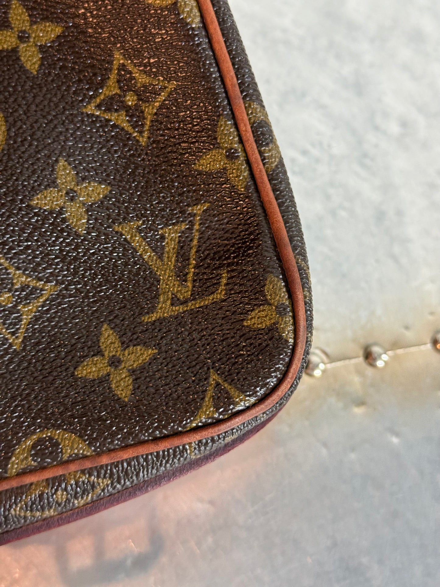 Pre-owned Louis Vuitton Cartouchiere MM Monogram Shoulder / Crossbody Bag