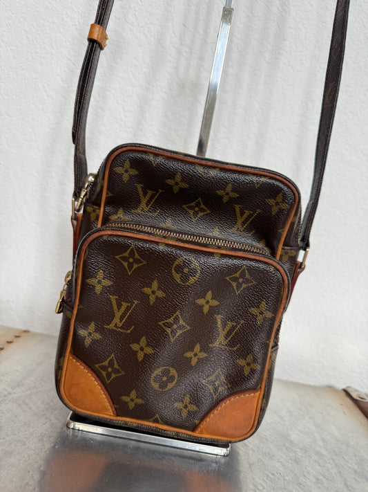 Pre-owned Authentic Louis Vuitton Amazon Monogram Crossbody Bag