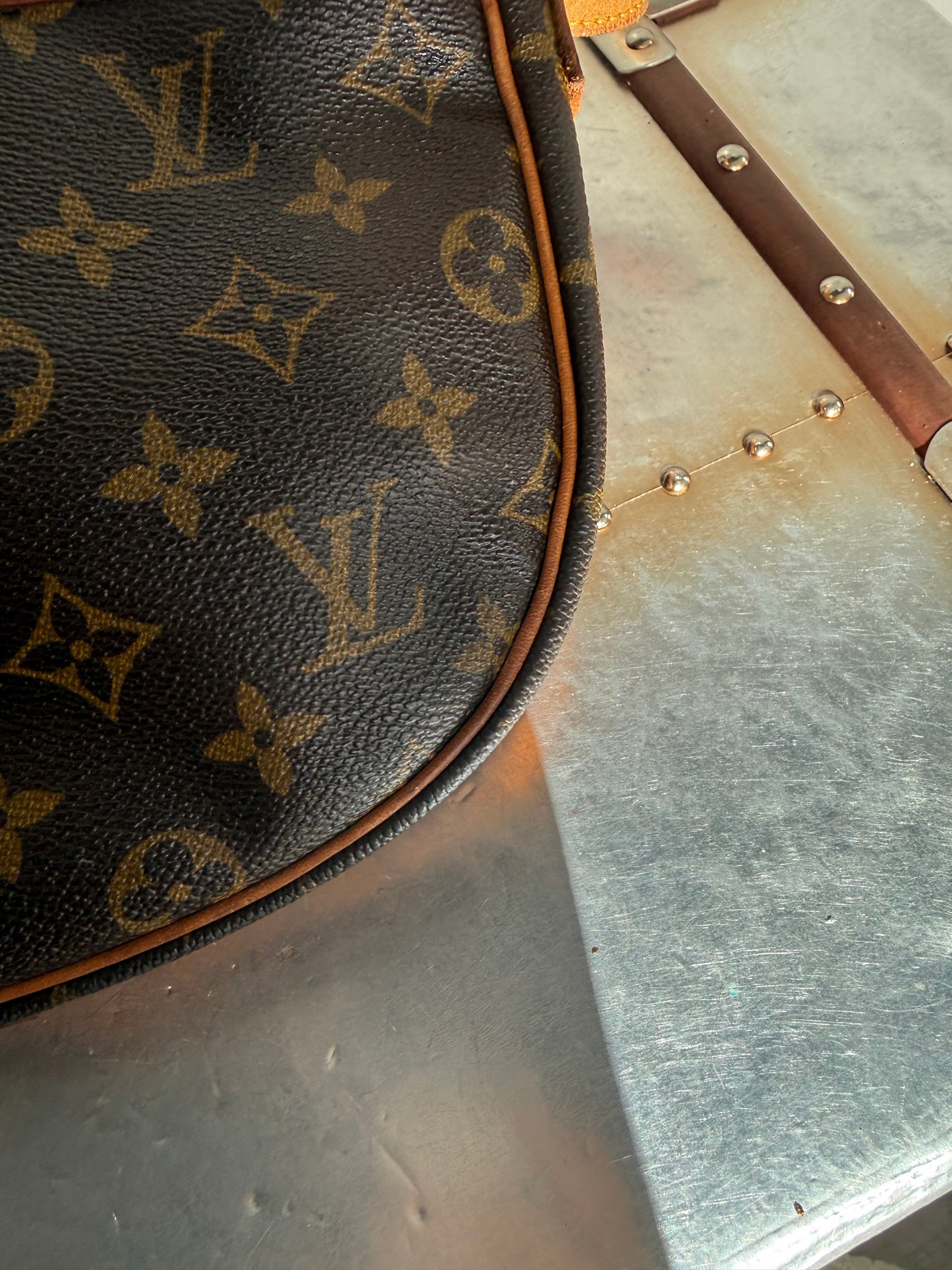 Pre-owned Authentic Louis Vuitton Jeune Fille GM Monogram Crossbody Bag