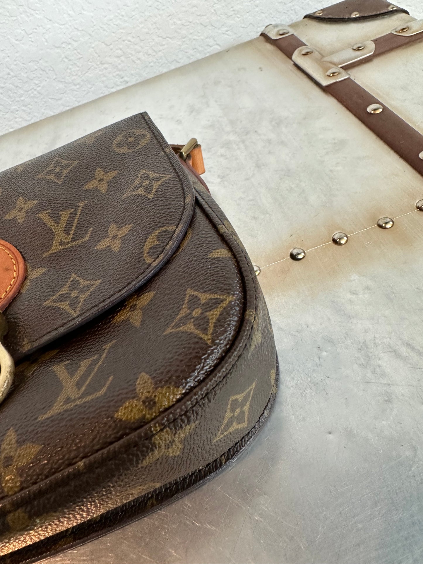 Pre-owned Authentic Louis Vuitton Saint Cloud MM Monogram Shoulder / Crossbody Bag