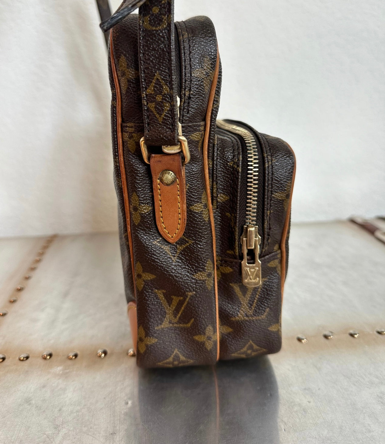 Pre-owned Authentic Louis Vuitton Amazon Monogram Crossbody Bag