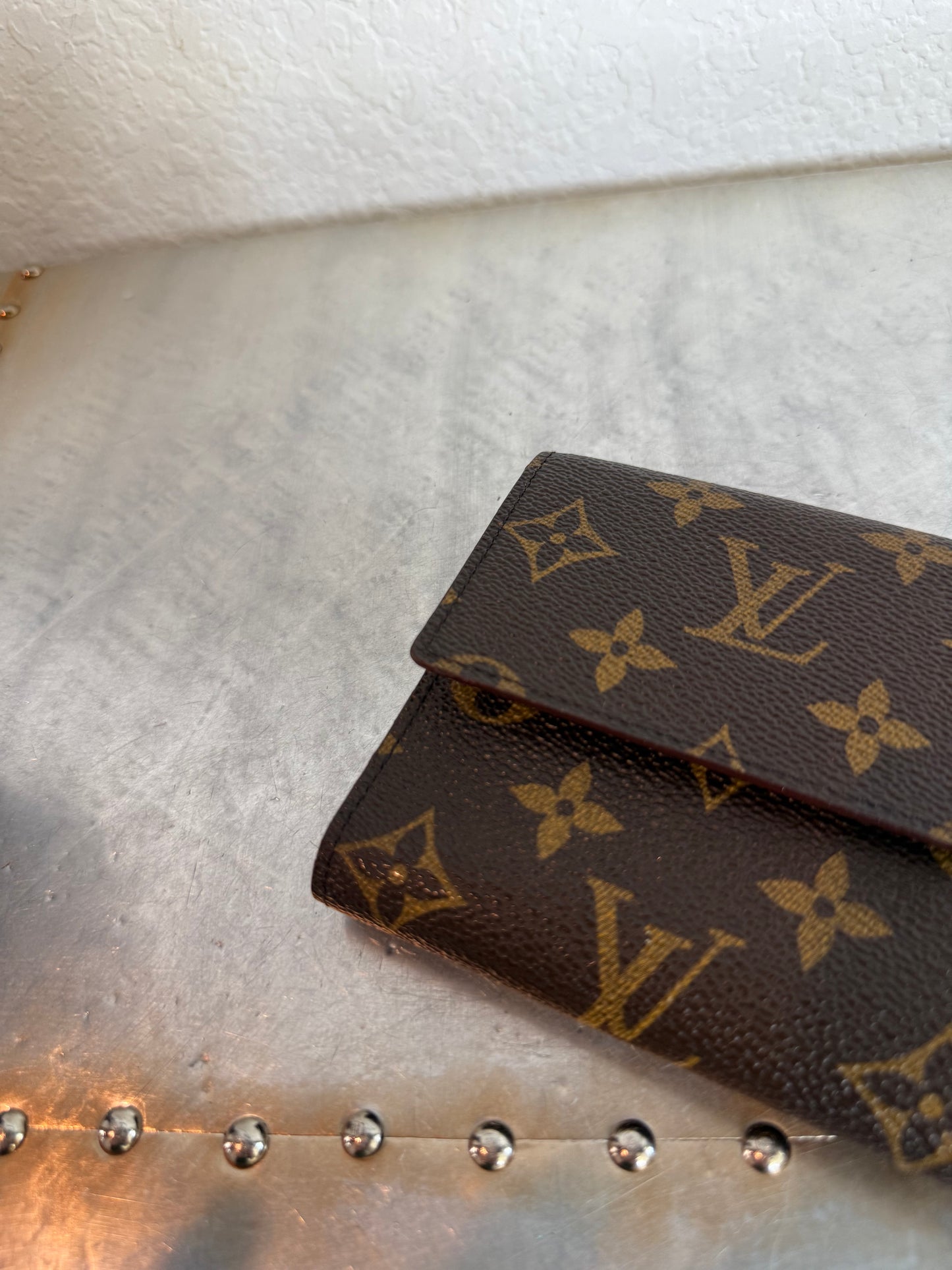Pre-owned Authentic Louis Vuitton Portefeuille International Monogram Wallet