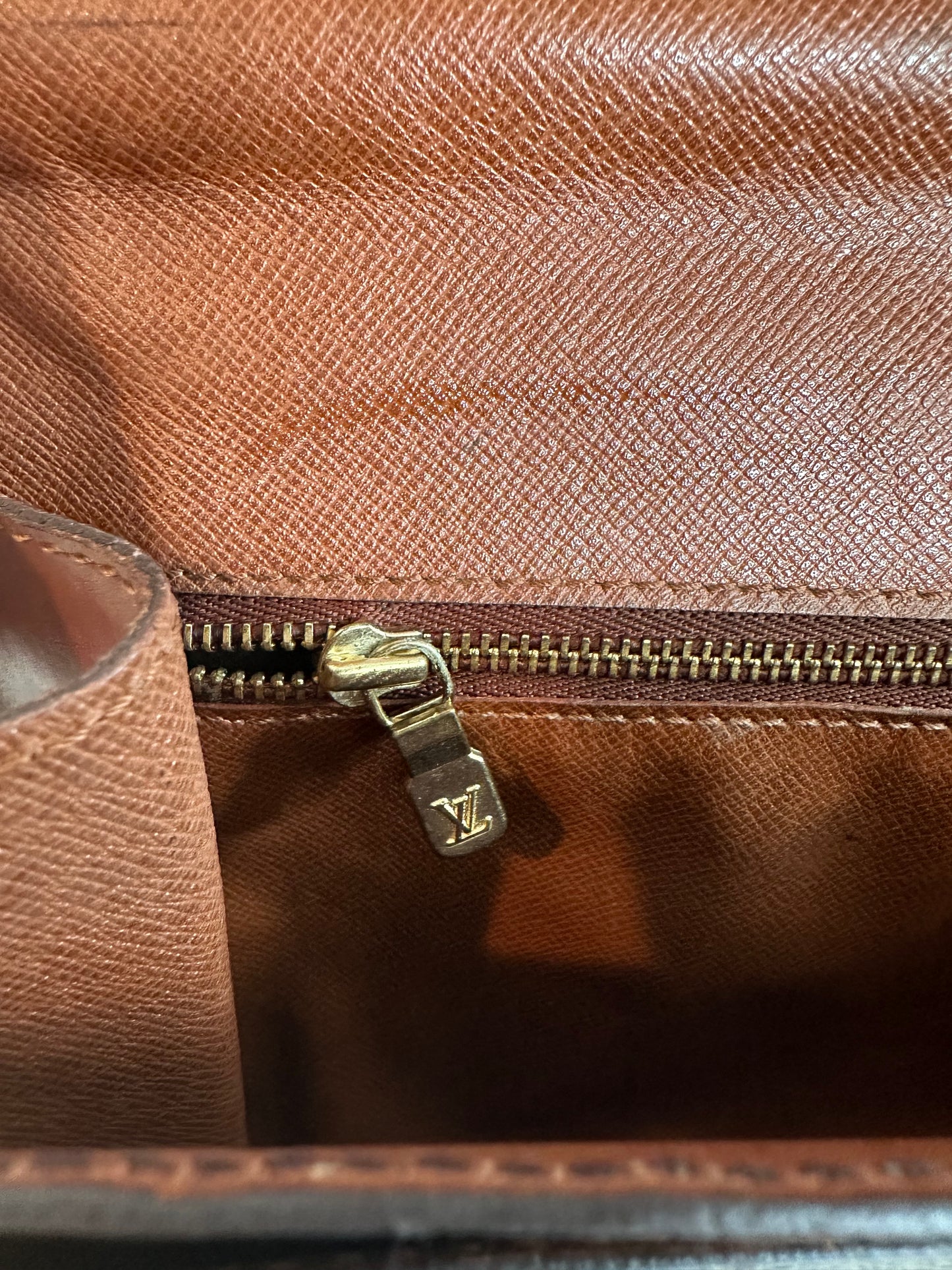 Pre-owned Authentic Louis Vuitton Monceau 26 Monogram Shoulder / Crossbody Bag