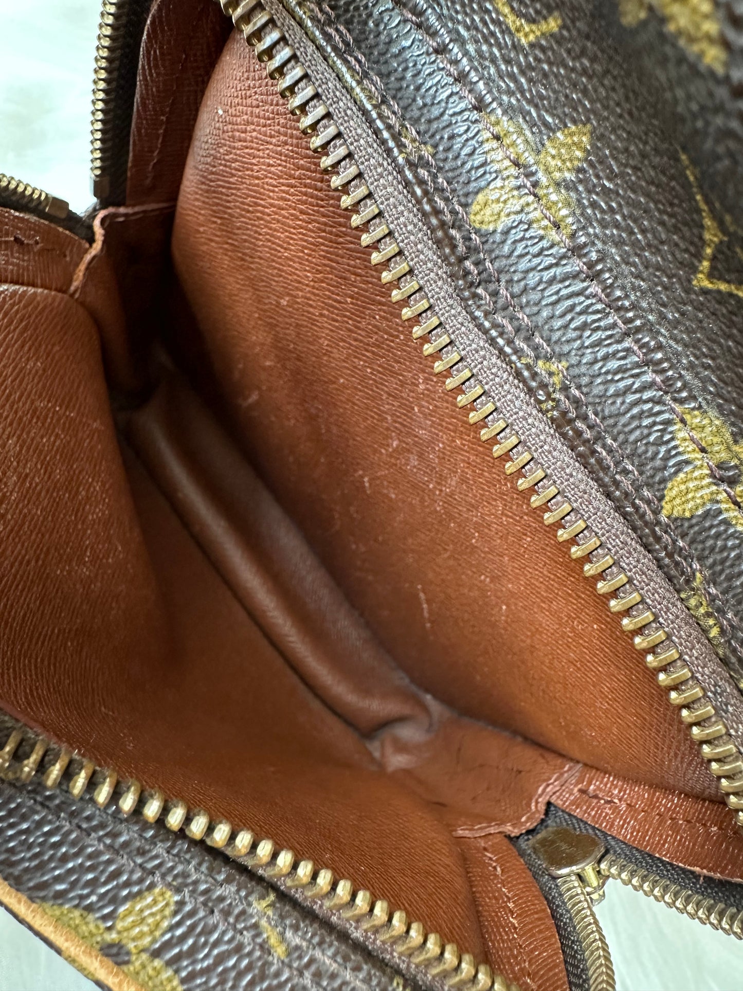 Pre-owned Authentic Louis Vuitton Amazon Monogram Crossbody Bag