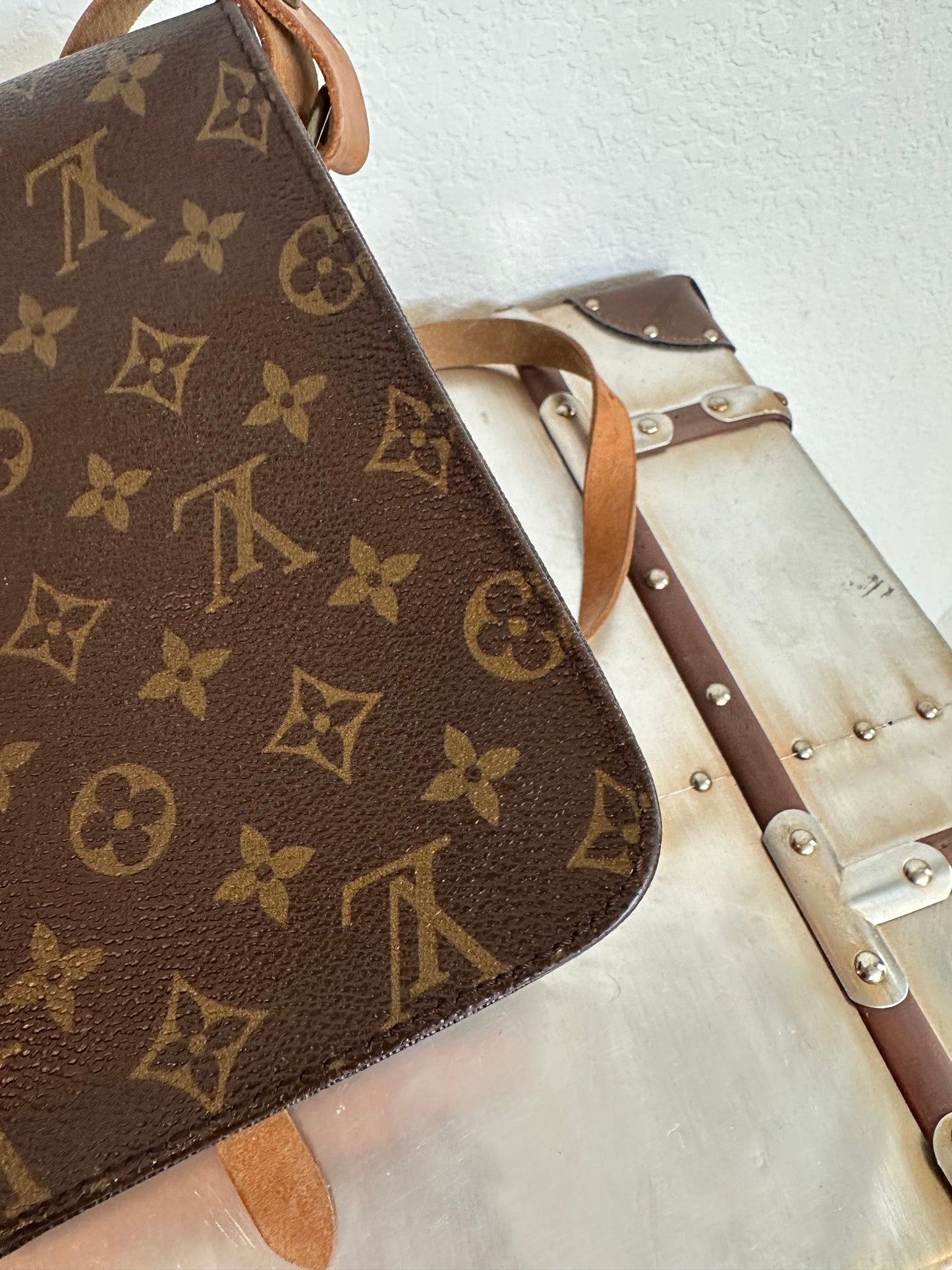 Pre-owned Louis Vuitton Cartouchiere GM Monogram Shoulder / Crossbody Bag