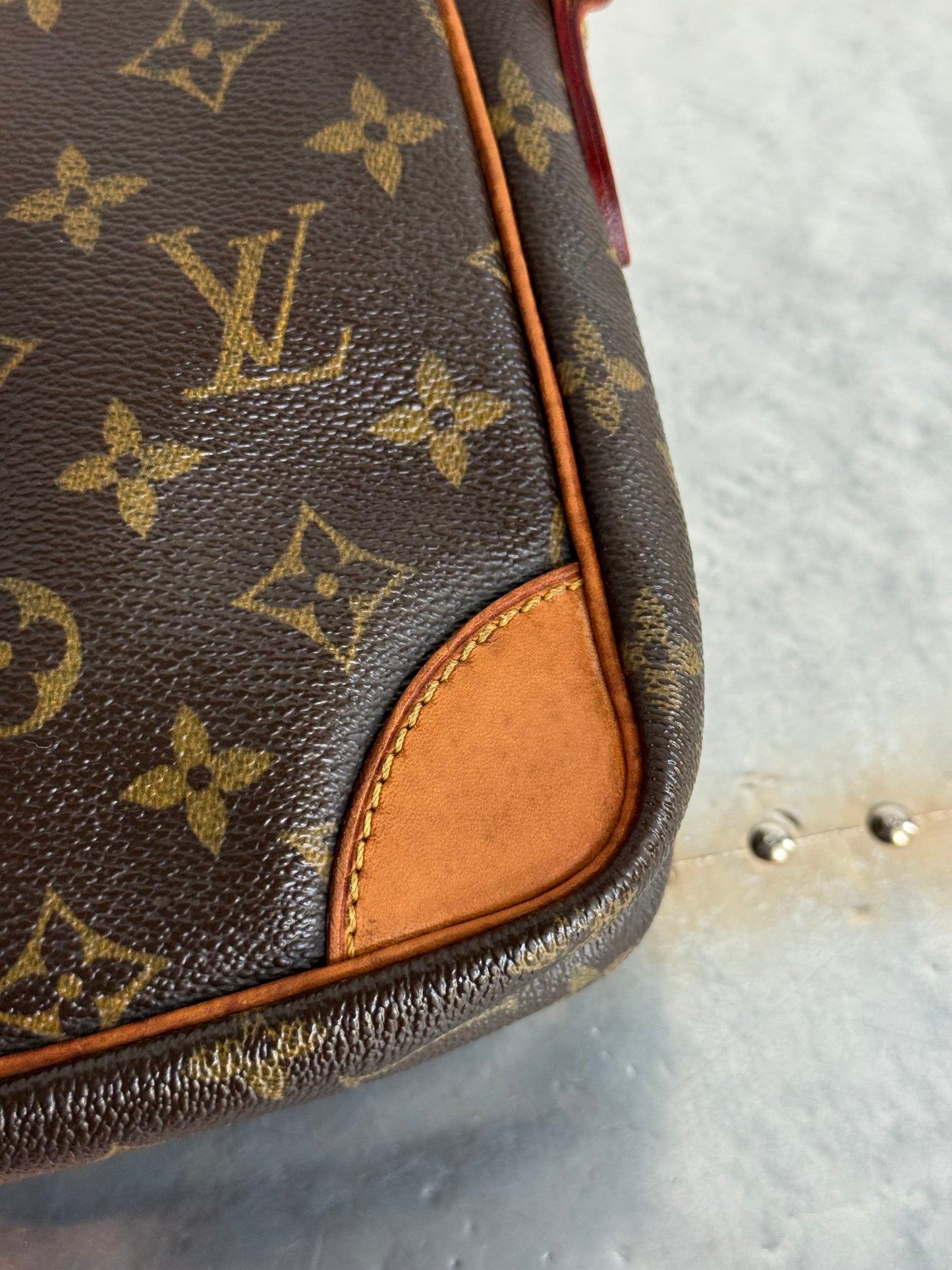 Pre-owned Authentic Louis Vuitton Amazon Monogram Crossbody Bag