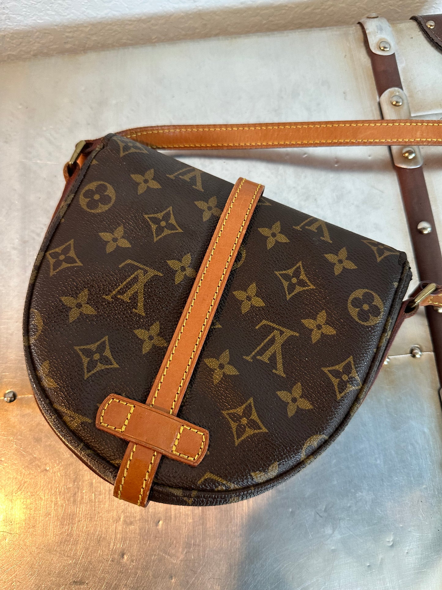 Pre-owned Authentic Louis Vuitton Chantilly PM Monogram Crossbody Bag