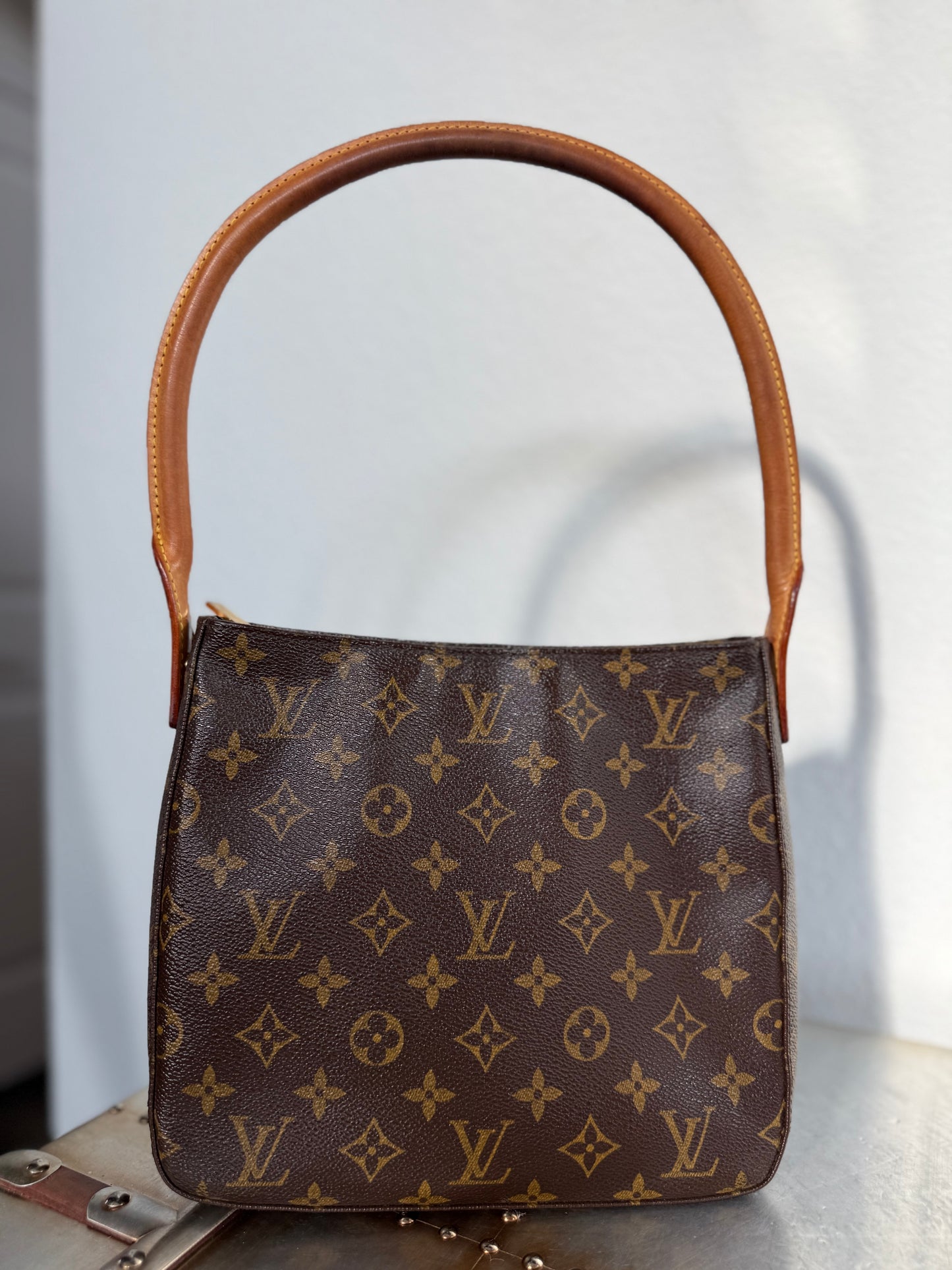 Pre-owned Authentic Louis Vuitton Looping MM Monogram Shoulder Bag