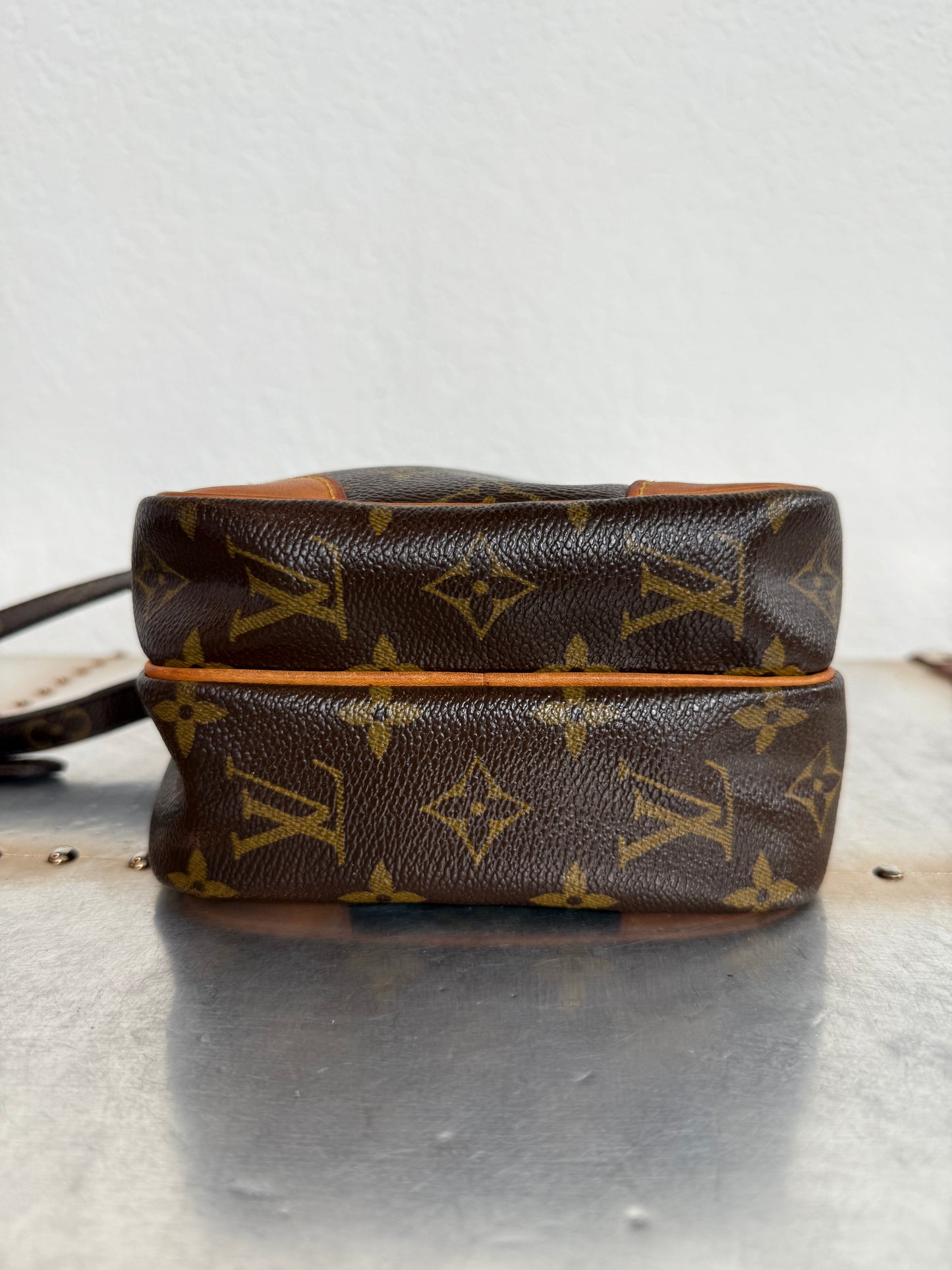 Pre-owned Authentic Louis Vuitton Amazon Monogram Crossbody Bag