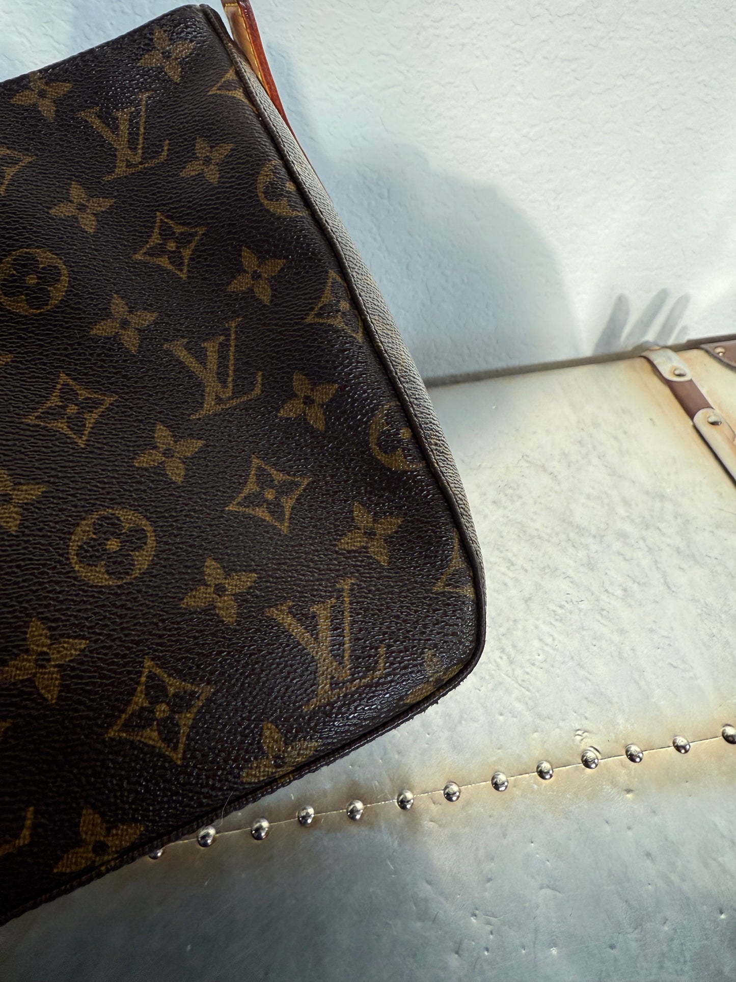 Pre-owned Authentic Louis Vuitton Looping MM Monogram Shoulder Bag