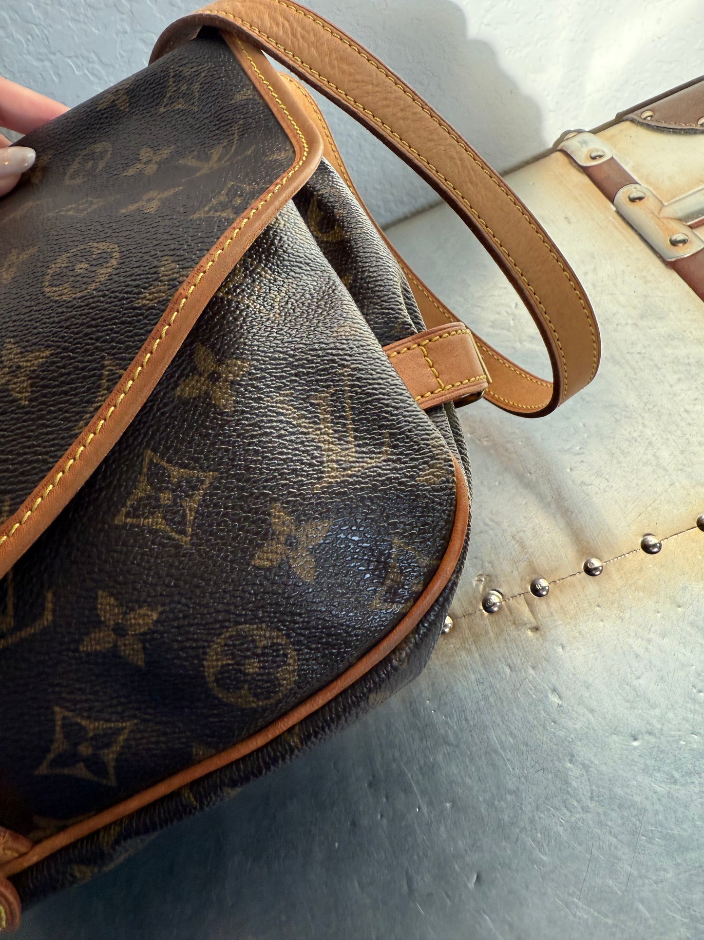 Pre-owned Authentic Louis Vuitton Saumur 30 Monogram Crossbody Bag