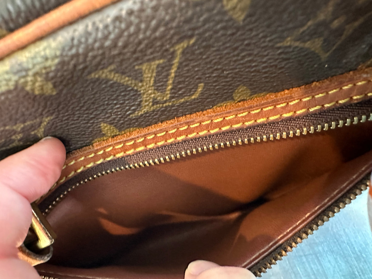 Pre-owned Authentic Louis Vuitton Cite MM Monogram Shoulder Bag