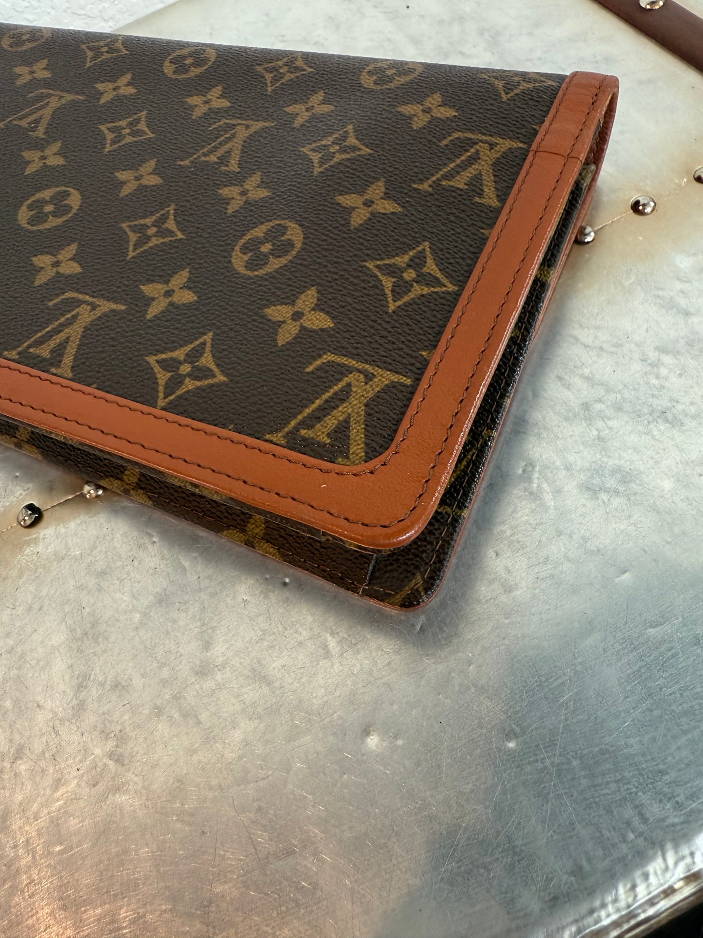 Pre-owned Authentic Louis Vuitton Monogram Dame Clutch Handbag