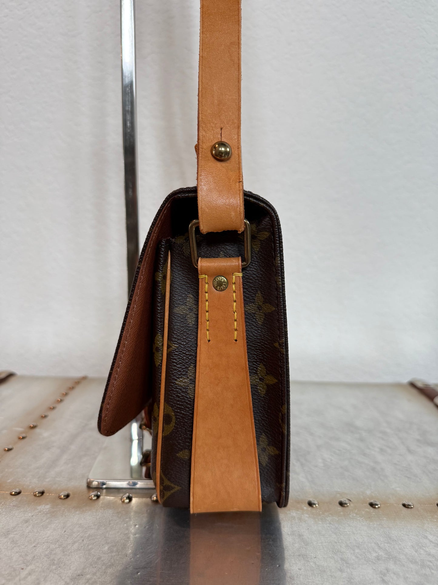 Pre-owned Louis Vuitton Cartouchiere MM Monogram Shoulder / Crossbody Bag