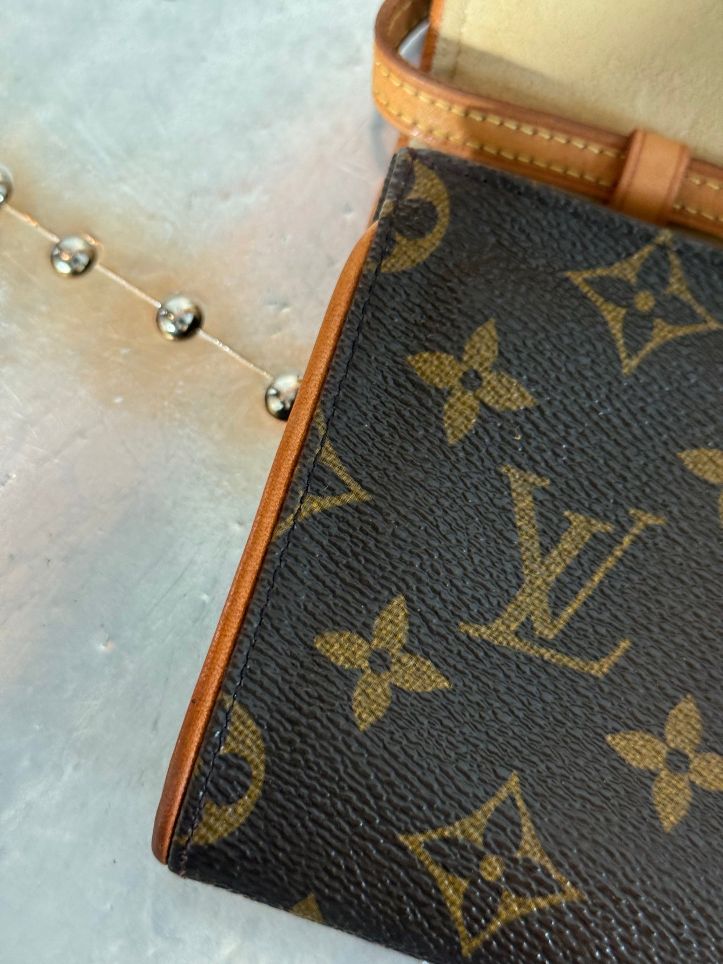 Pre-owned Authentic Louis Vuitton Pochette Twin GM Monogram Shoulder Bag