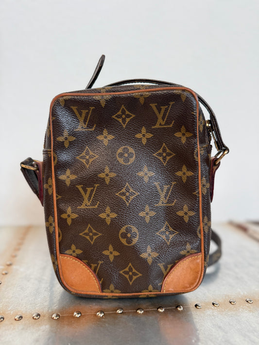 Pre-owned Authentic Louis Vuitton Danube Monogram Crossbody Bag