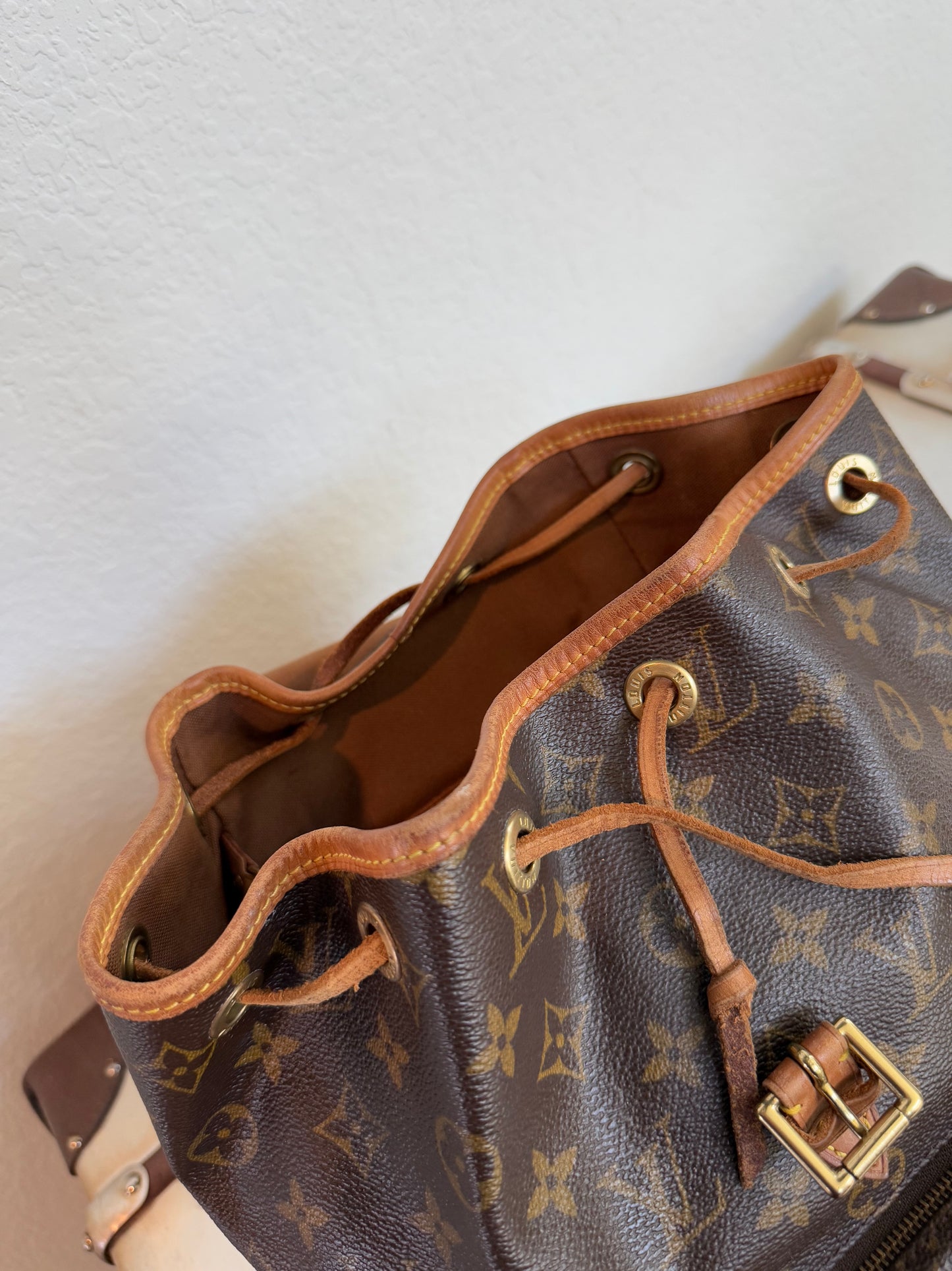 Pre-owned Authentic Louis Vuitton Montsouris MM Monogram Backpack