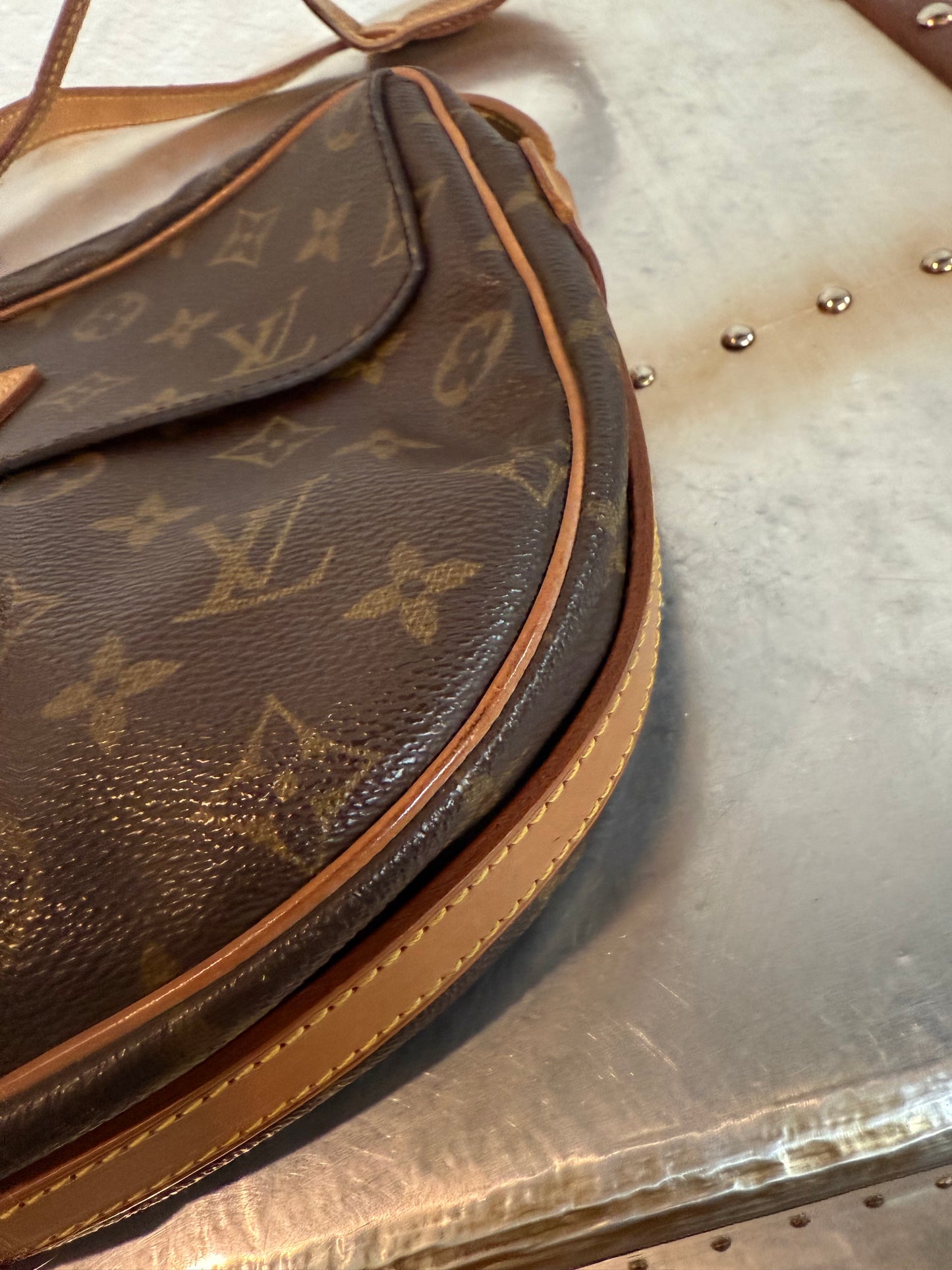 Pre-owned Authentic Louis Vuitton Jeune Fille GM Monogram Crossbody Bag