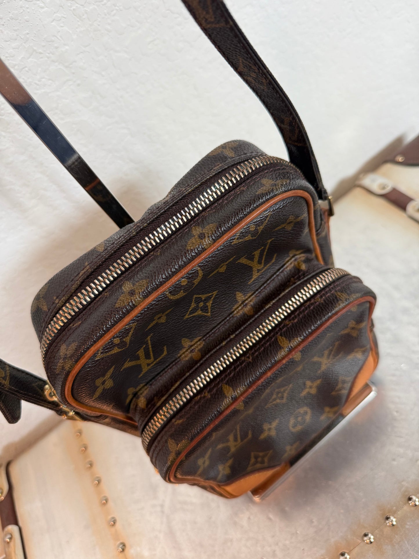 Pre-owned Authentic Louis Vuitton Amazon Monogram Crossbody Bag