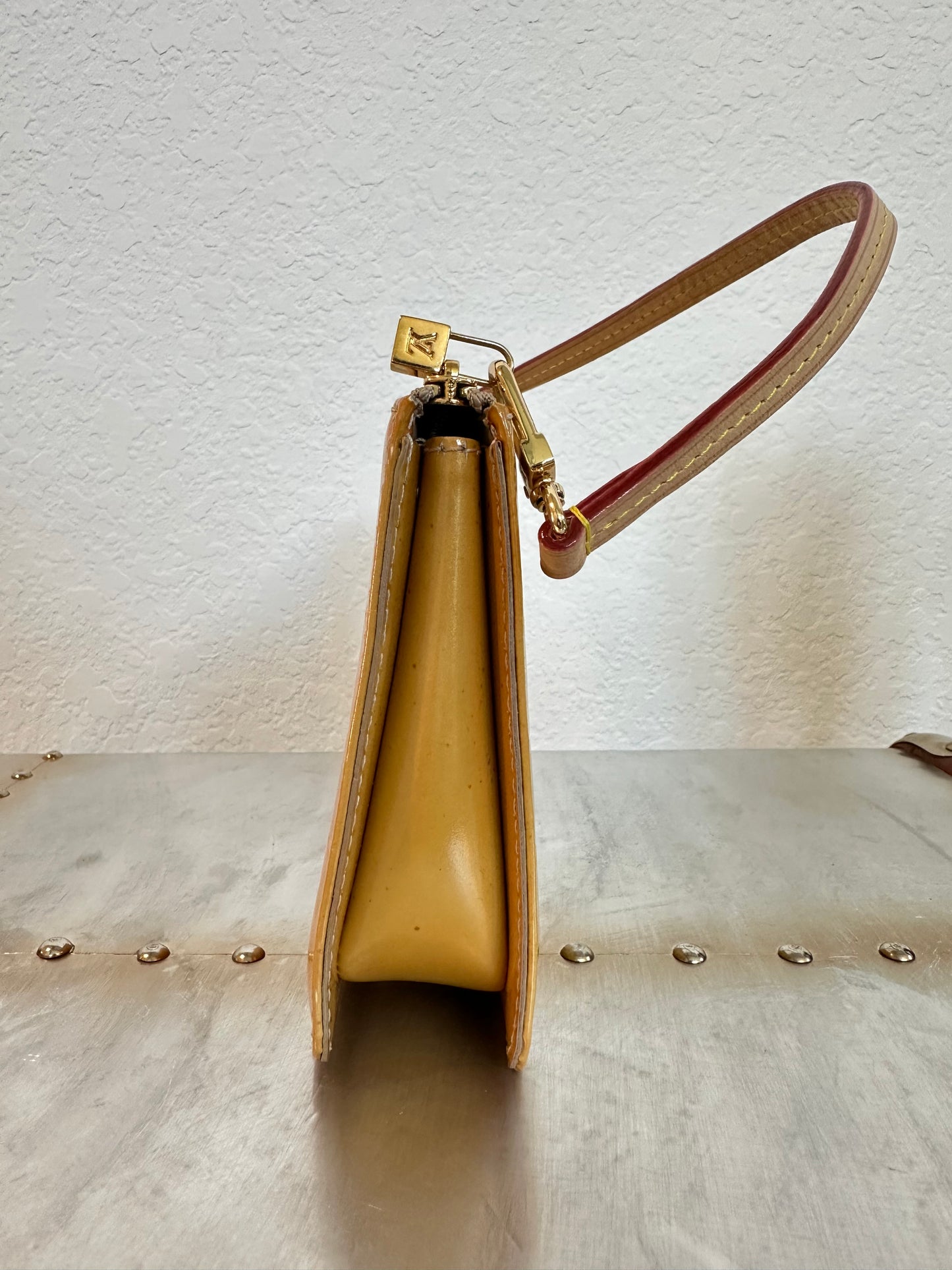 Pre-owned Authentic Louis Vuitton Vernis Lexington Pochette Handbag