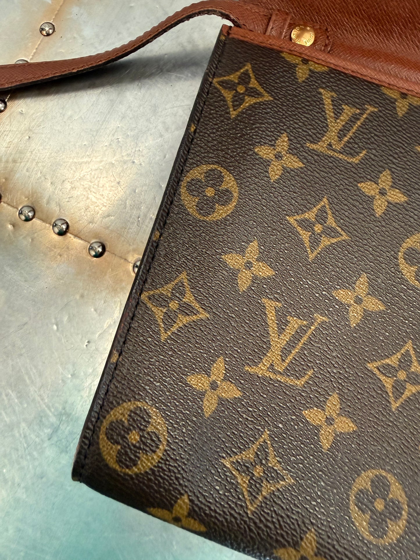 Pre-owned Authentic Louis Vuitton Bordeaux 27 2-Way Clutch / Shoulder Bag