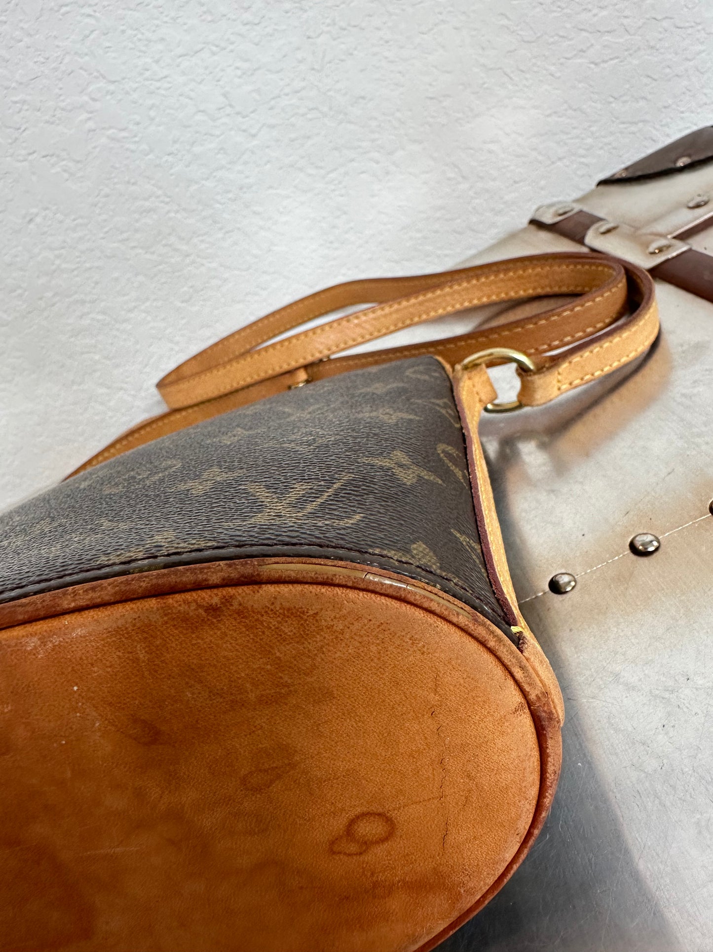 Pre-owned Authentic Louis Vuitton Drouot Monogram Crossbody Bag
