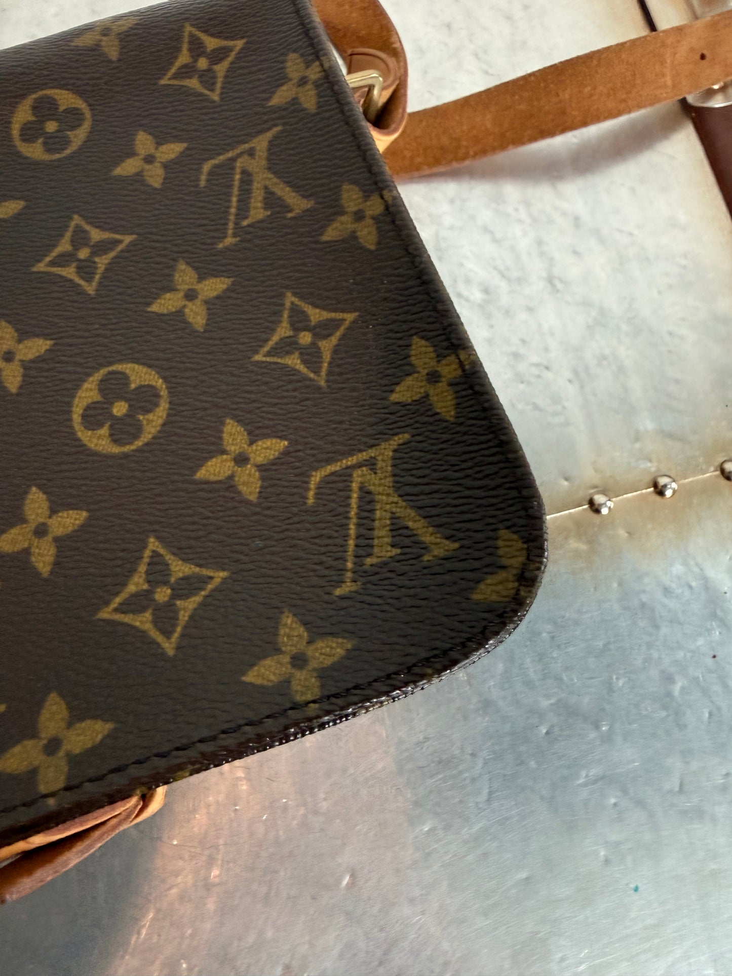 Pre-owned Louis Vuitton Cartouchiere MM Monogram Shoulder / Crossbody Bag
