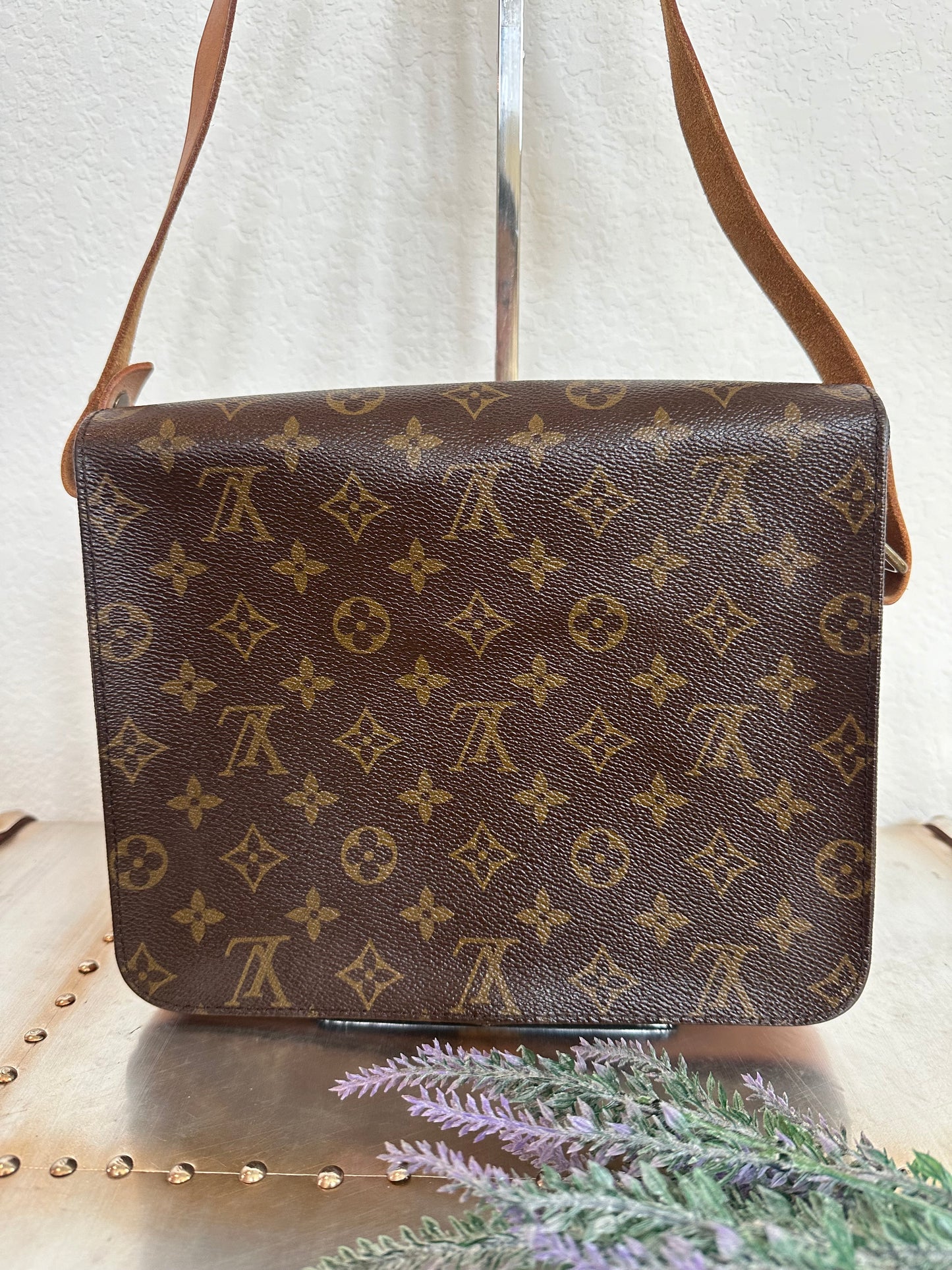 Pre-owned Louis Vuitton Cartouchiere GM Monogram Shoulder / Crossbody Bag