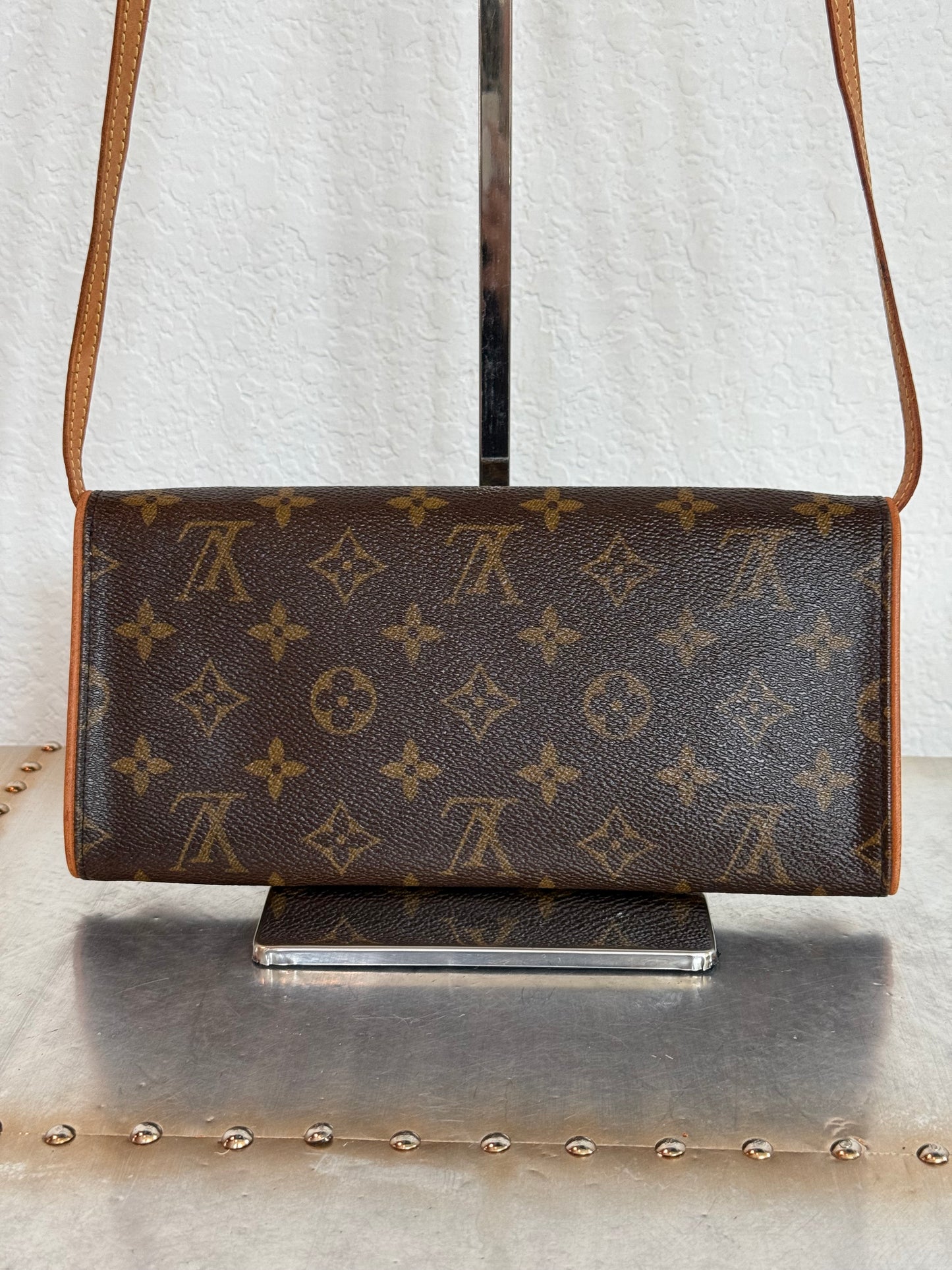 Pre-owned Authentic Louis Vuitton Pochette Twin GM Monogram Shoulder Bag