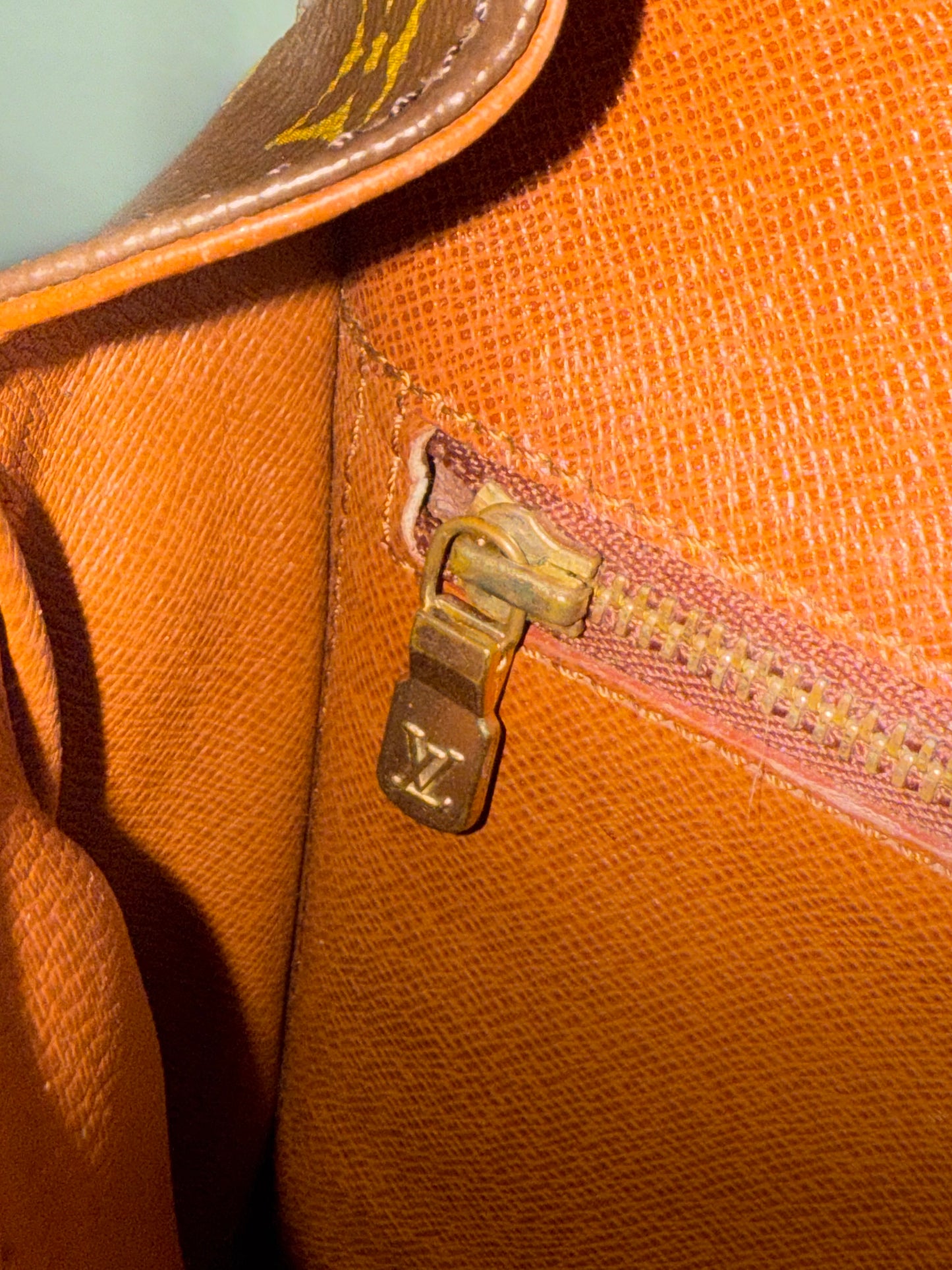Pre-owned Authentic Louis Vuitton Saint Cloud GM Monogram Crossbody Bag