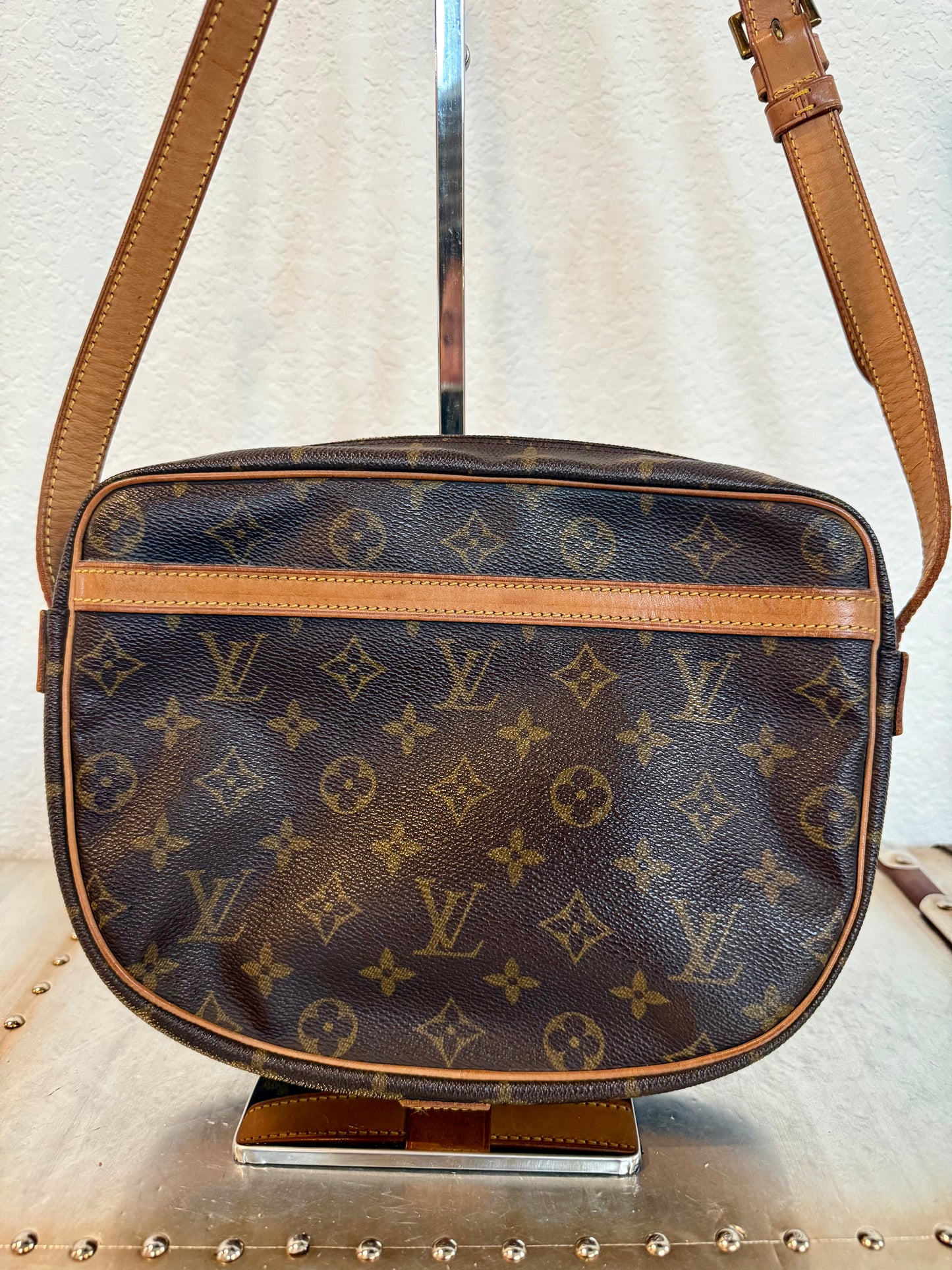 Pre-owned Authentic Louis Vuitton Jeune Fille GM Monogram Crossbody Bag