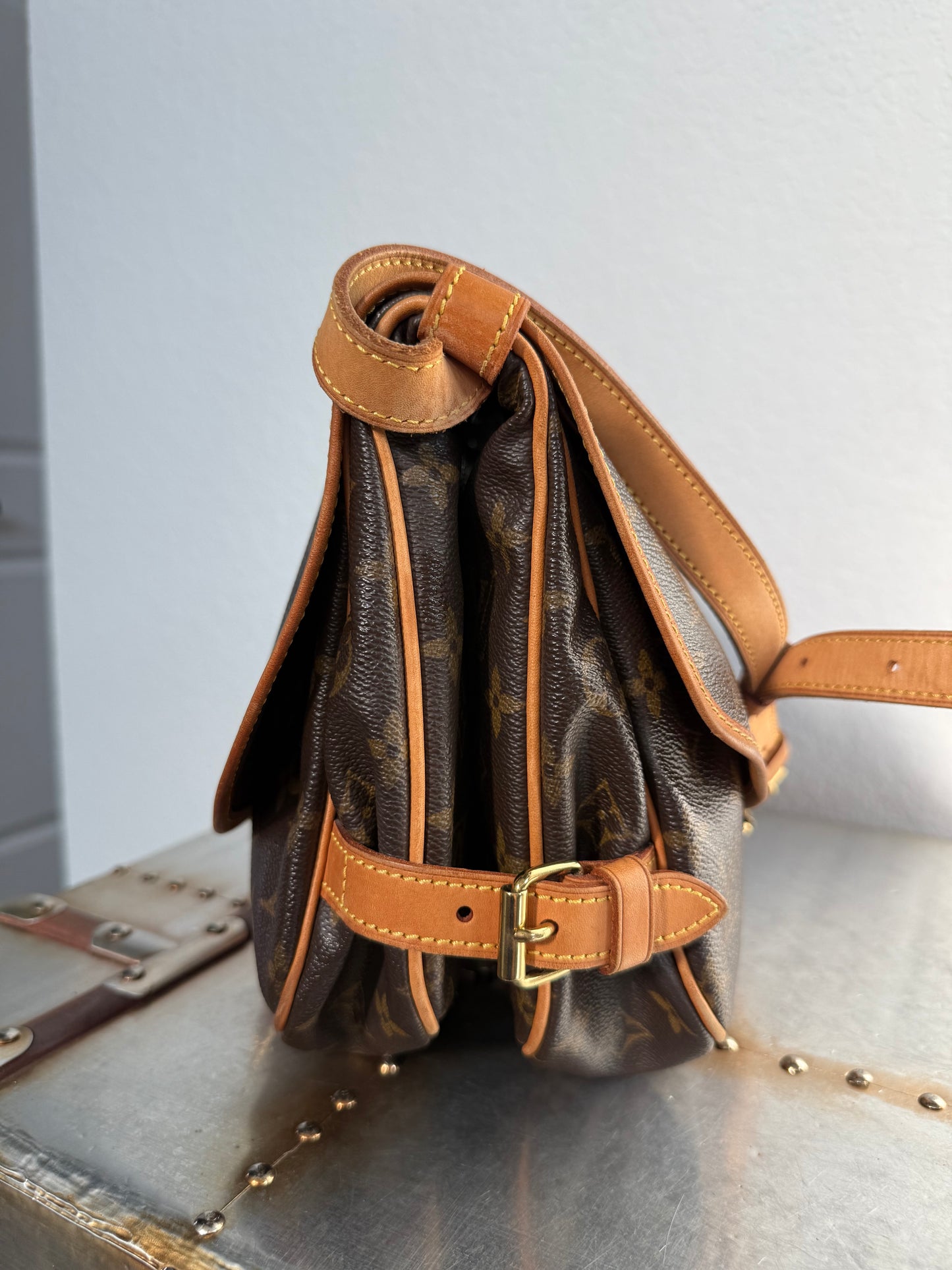Pre-owned Authentic Louis Vuitton Saumur 30 Monogram Crossbody Bag