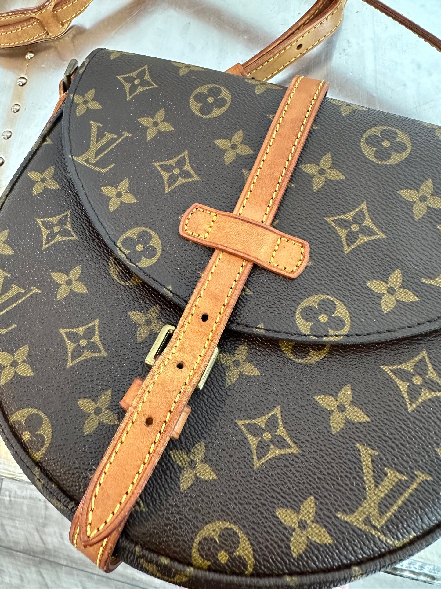 Pre-owned Authentic Louis Vuitton Chantilly MM Monogram Crossbody Bag