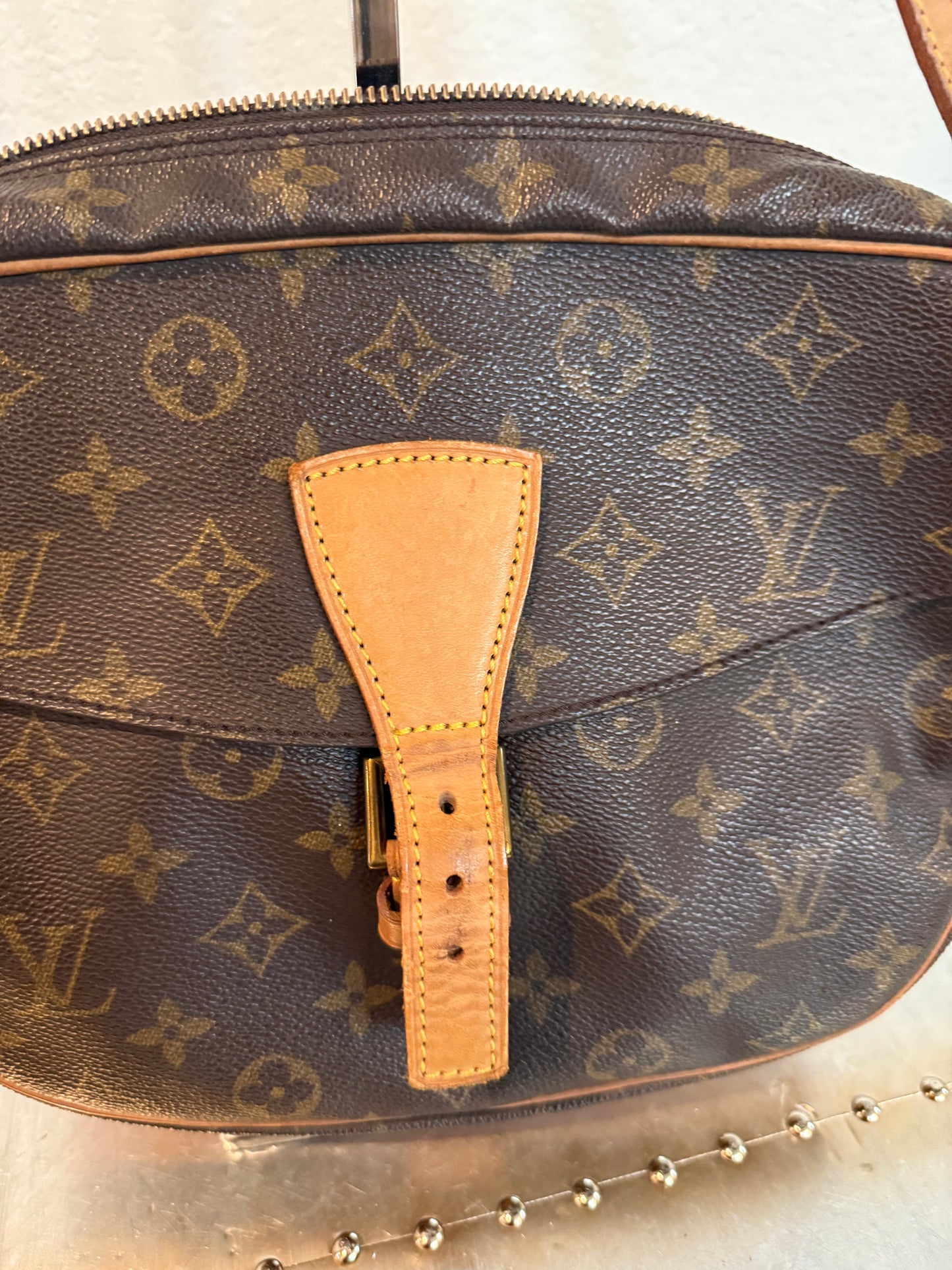 Pre-owned Authentic Louis Vuitton Jeune Fille GM Monogram Crossbody Bag