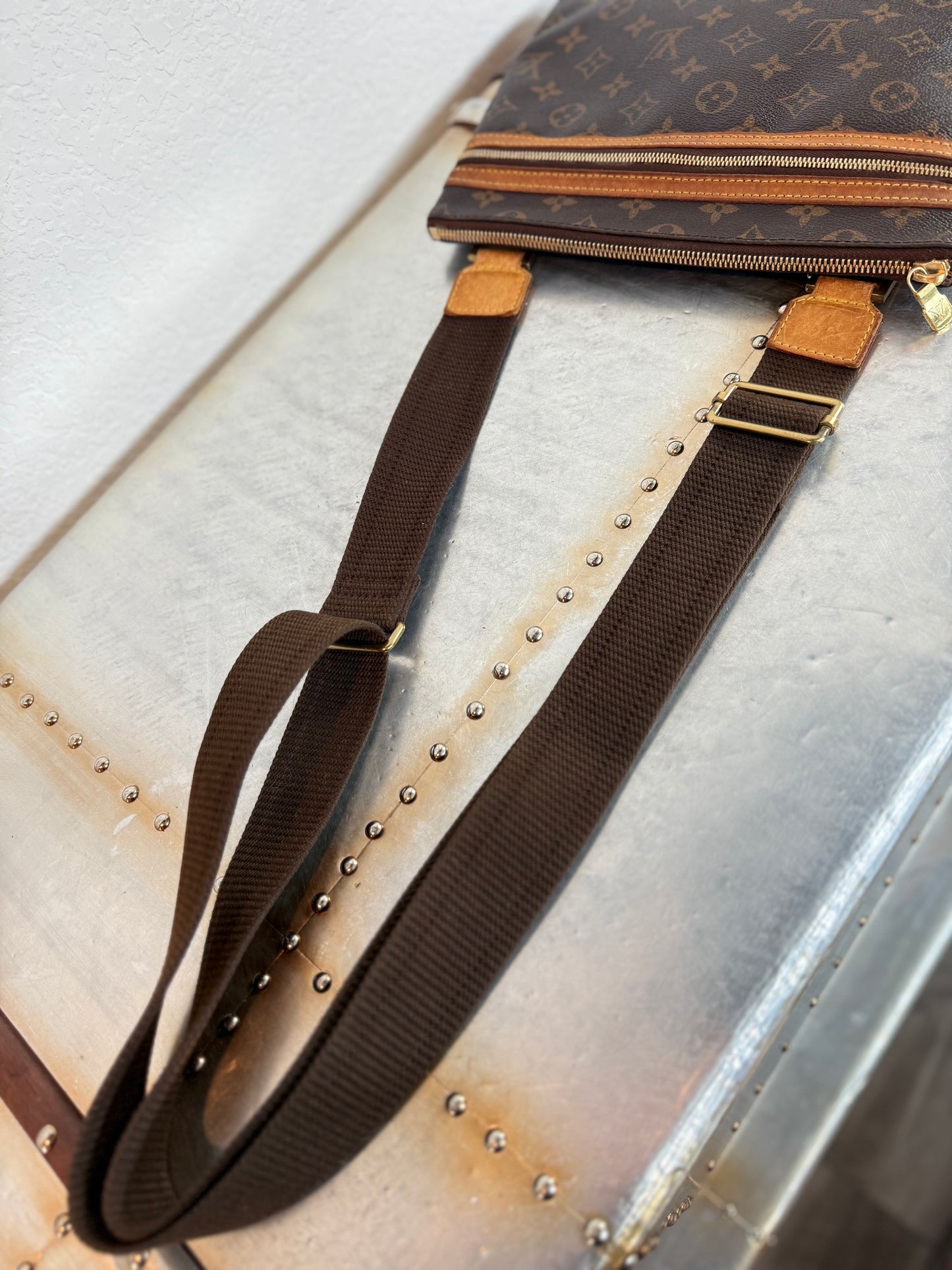 Pre-owned Authentic Louis Vuitton Pochette Bosphore Monogram Shoulder / Crossbody Bag