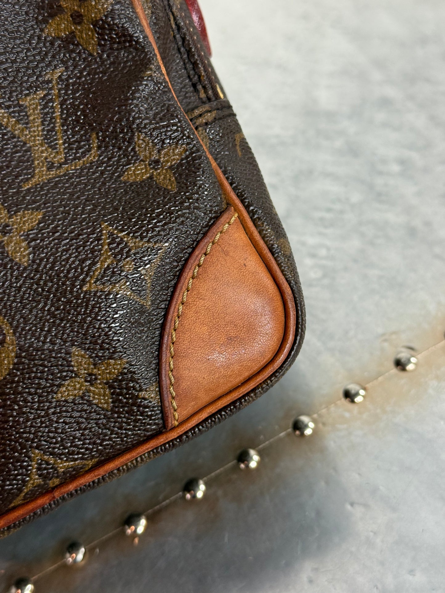 Pre-owned Authentic Louis Vuitton Amazon Monogram Crossbody Bag