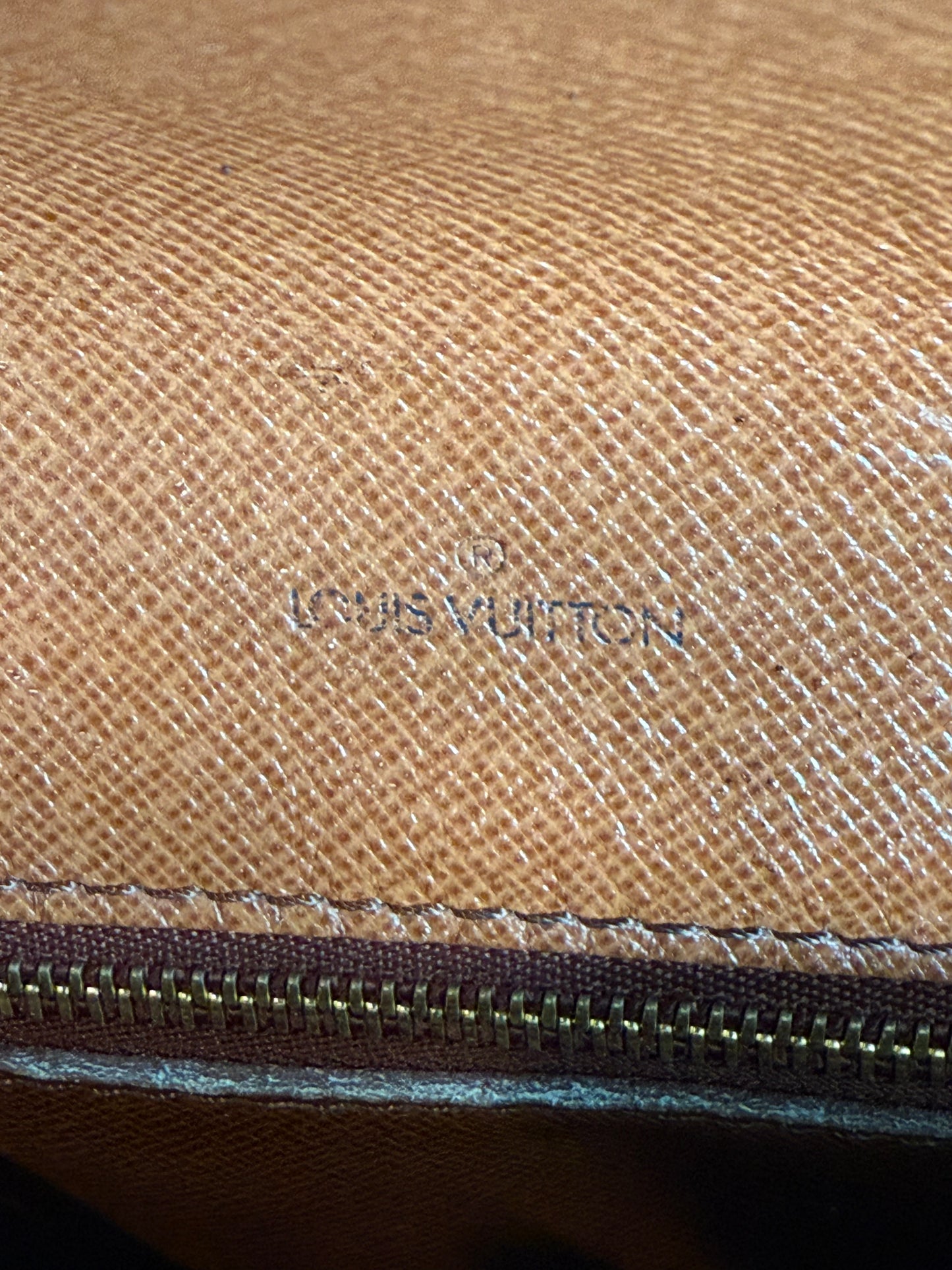 Pre-owned Authentic Louis Vuitton Chantilly PM Monogram Crossbody Bag