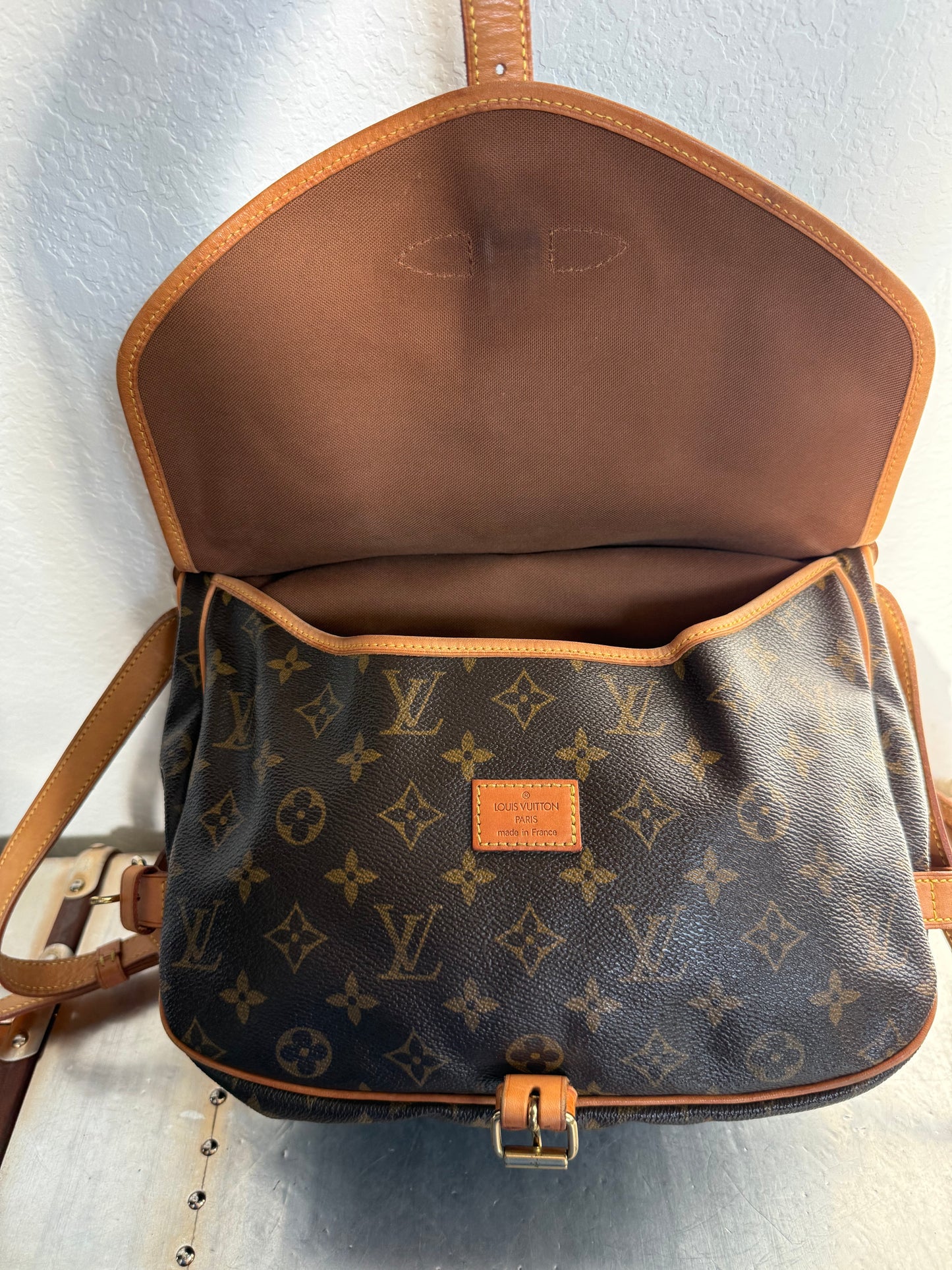 Pre-owned Authentic Louis Vuitton Saumur 30 Monogram Crossbody Bag