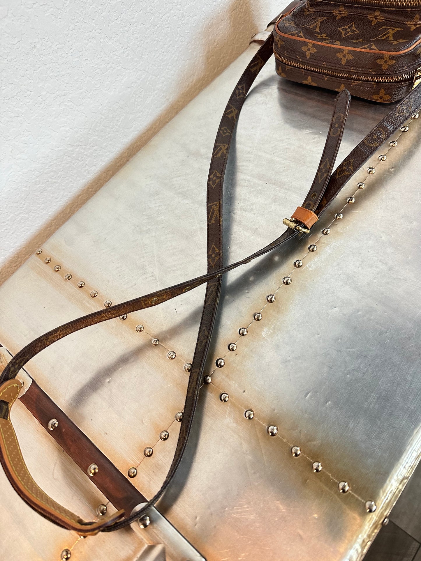 Pre-owned Authentic Louis Vuitton Amazon Monogram Crossbody Bag