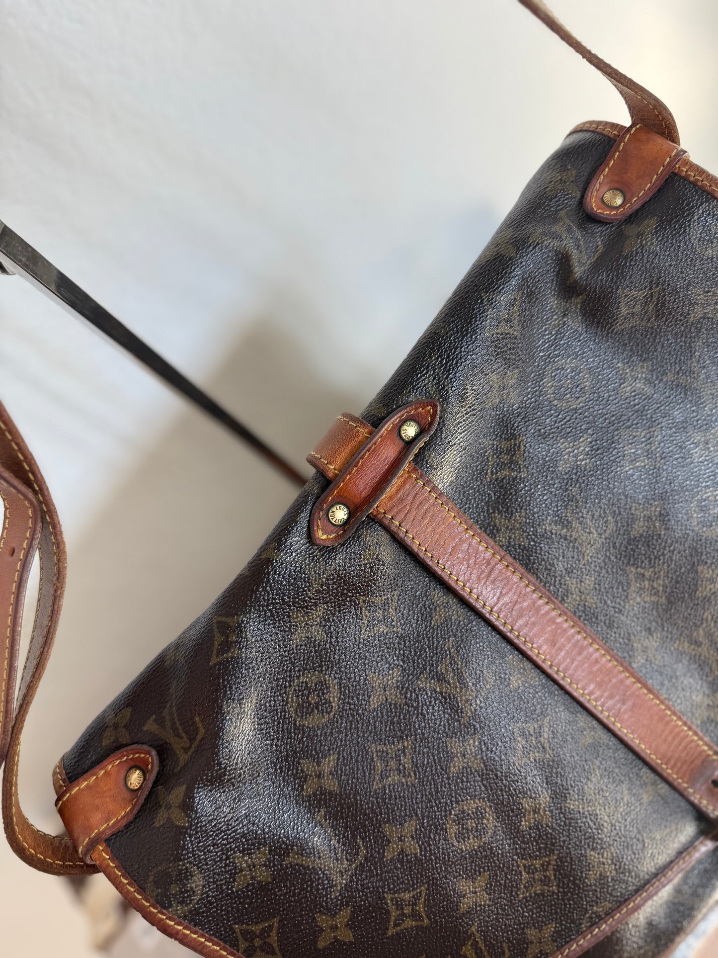 Pre-owned Authentic Louis Vuitton Monogram Saumur 35 Crossbody Bag