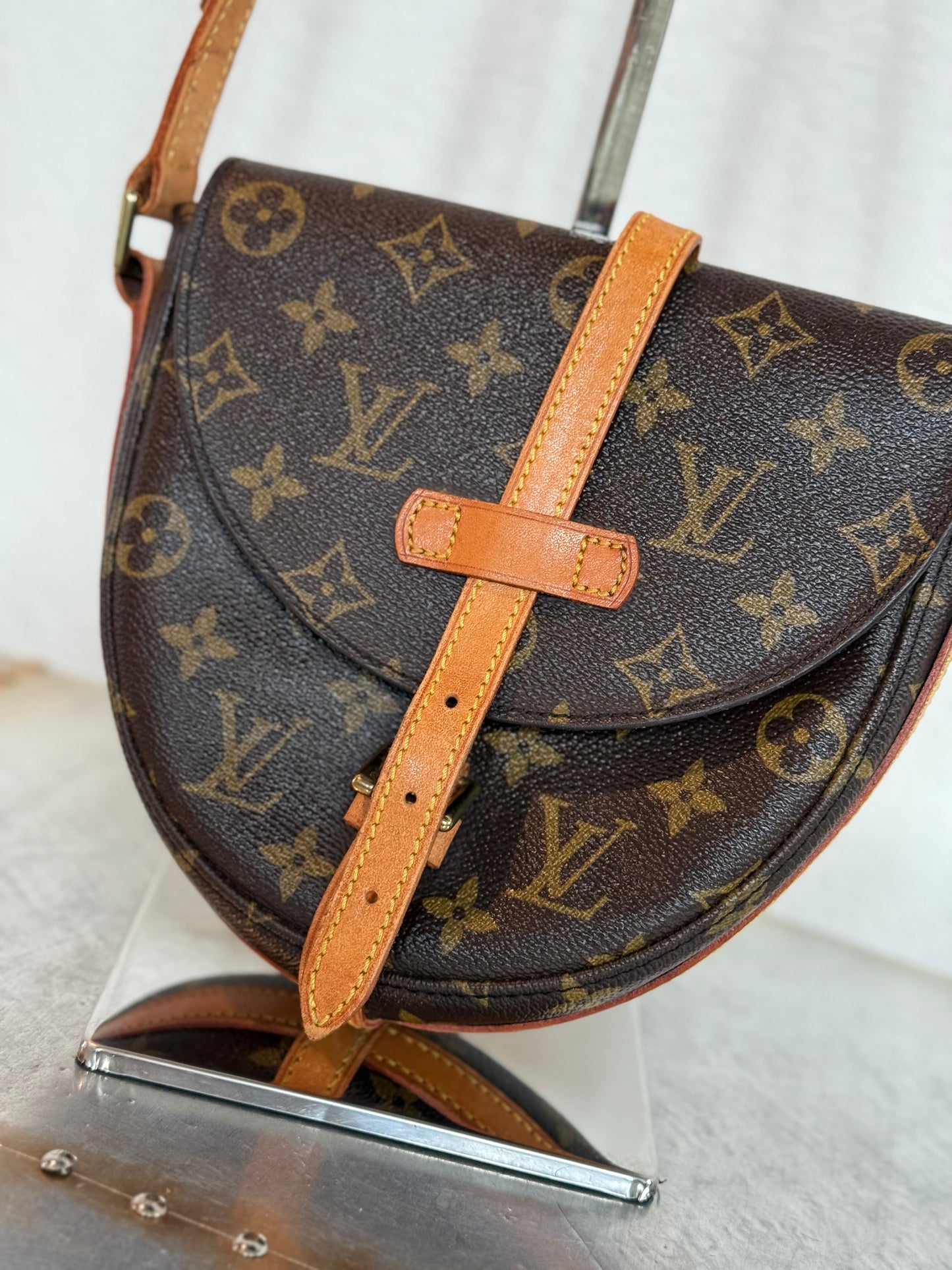 Pre-owned Authentic Louis Vuitton Chantilly PM Monogram Crossbody Bag