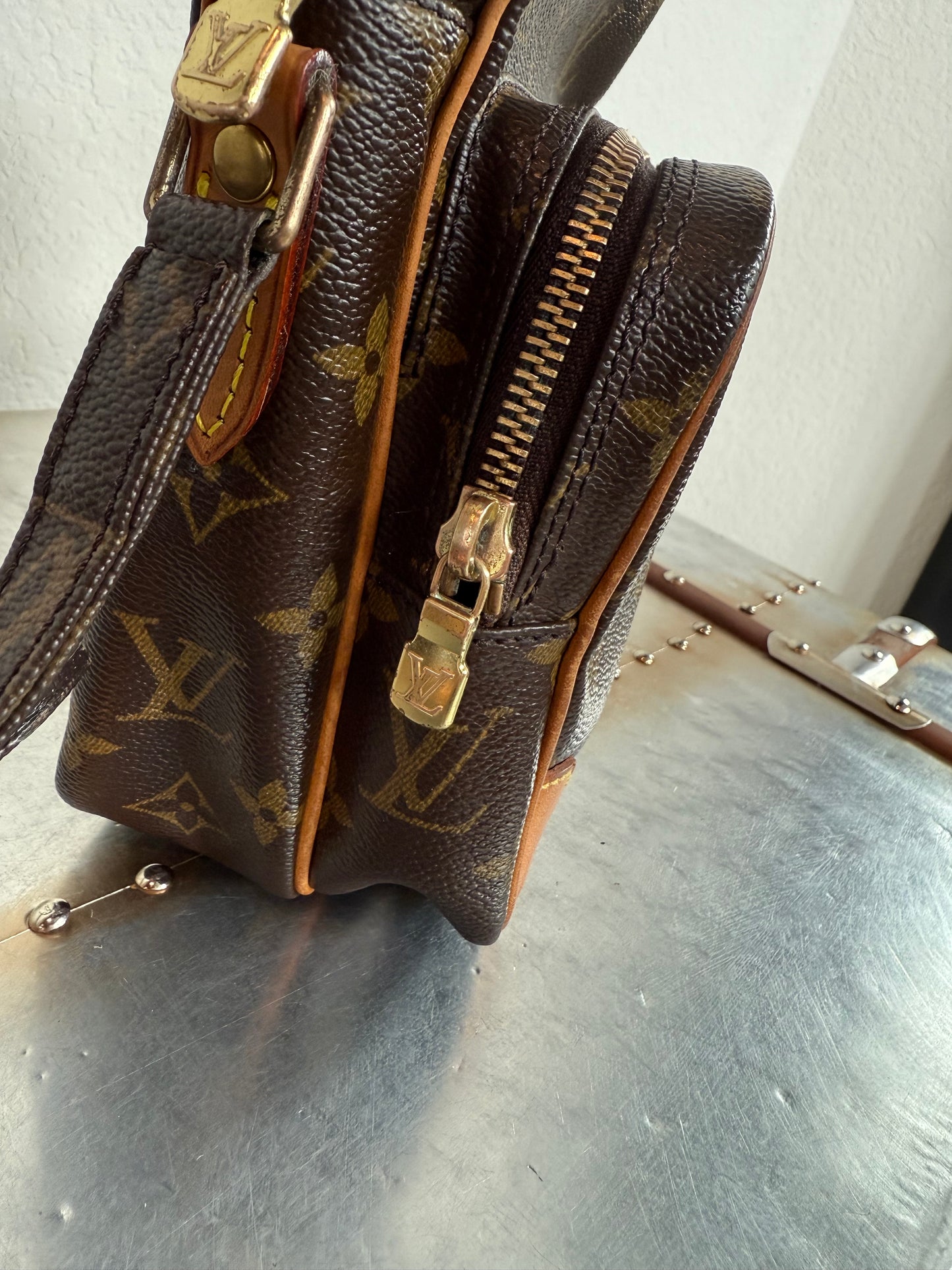 Pre-owned Authentic Louis Vuitton Amazon Monogram Crossbody Bag