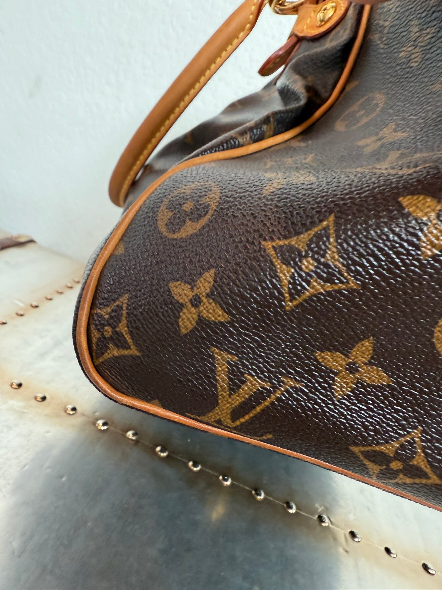 Pre-owned Authentic Louis Vuitton Tivoli GM Monogram Shoulder Bag