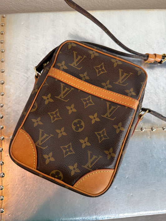 Pre-owned Authentic Louis Vuitton Danube Monogram Crossbody Bag