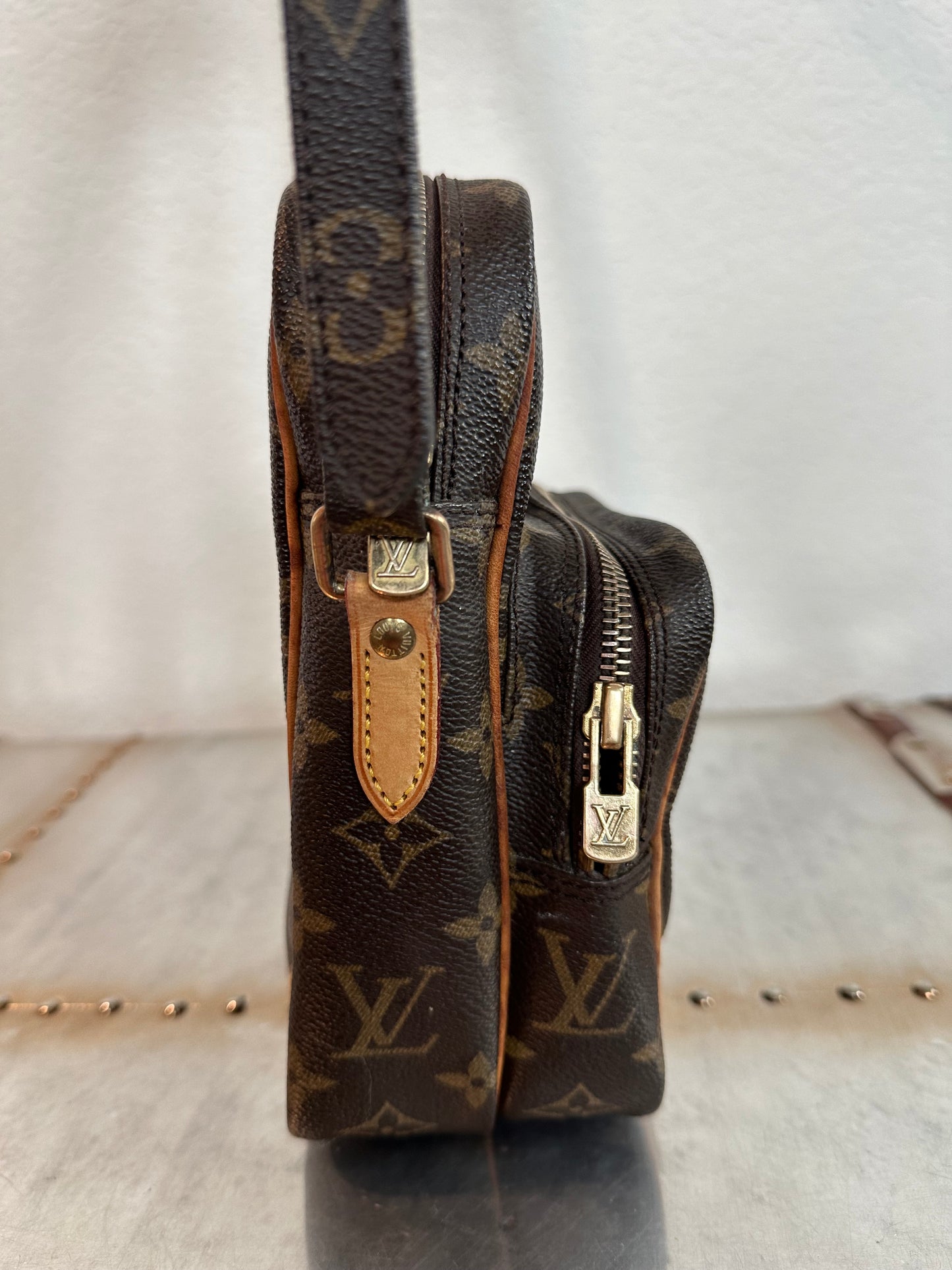 Pre-owned Authentic Louis Vuitton Amazon Monogram Crossbody Bag