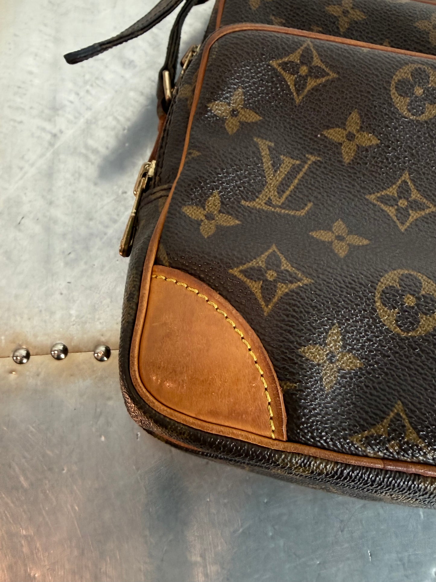 Pre-owned Authentic Louis Vuitton Amazon Monogram Crossbody Bag