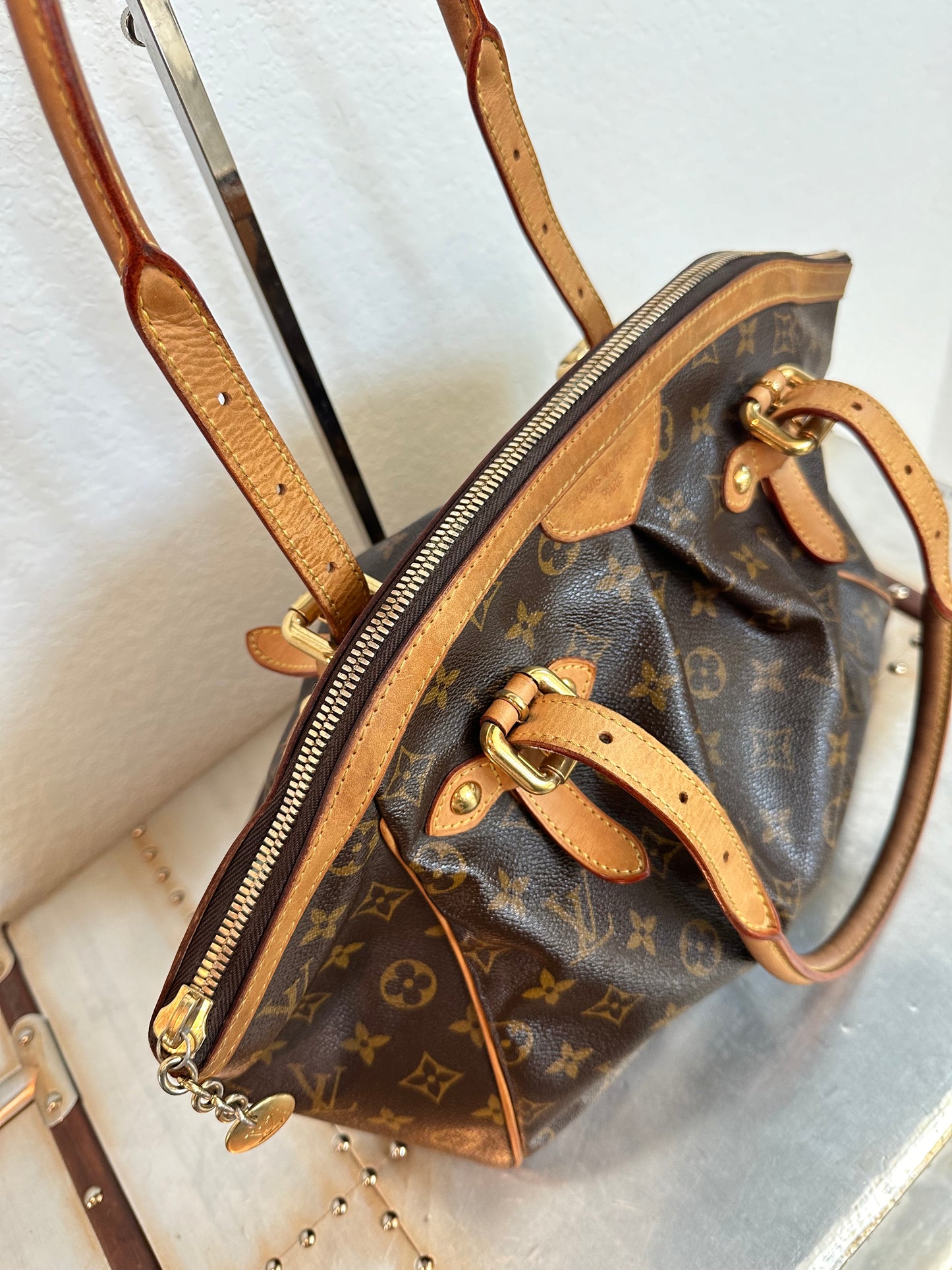 Pre-owned Authentic Louis Vuitton Tivoli GM Monogram Shoulder Bag