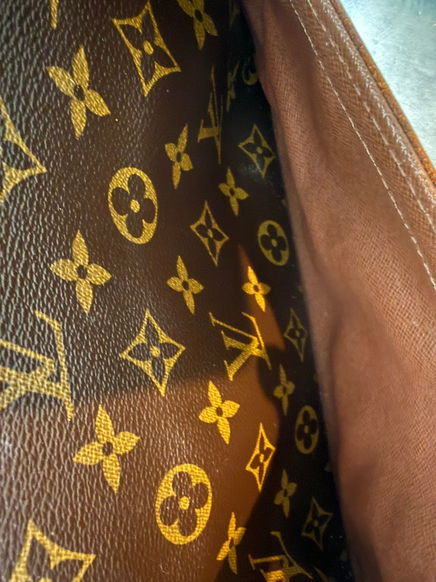 Pre-owned Authentic Louis Vuitton Trocadero 27 Monogram Crossbody Bag