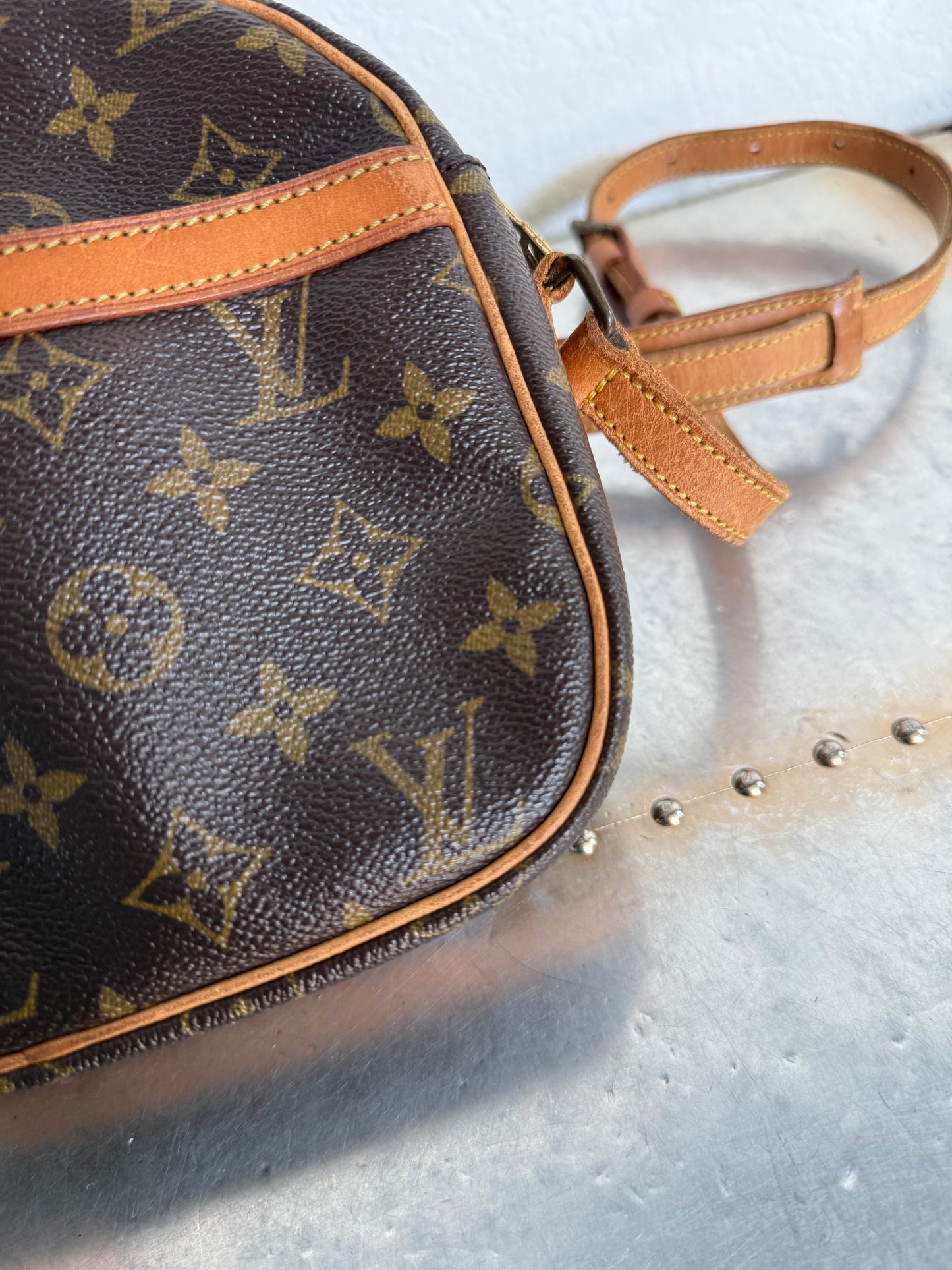 Pre-owned Authentic Louis Vuitton Senlis Monogram Crossbody /Shoulder Bag