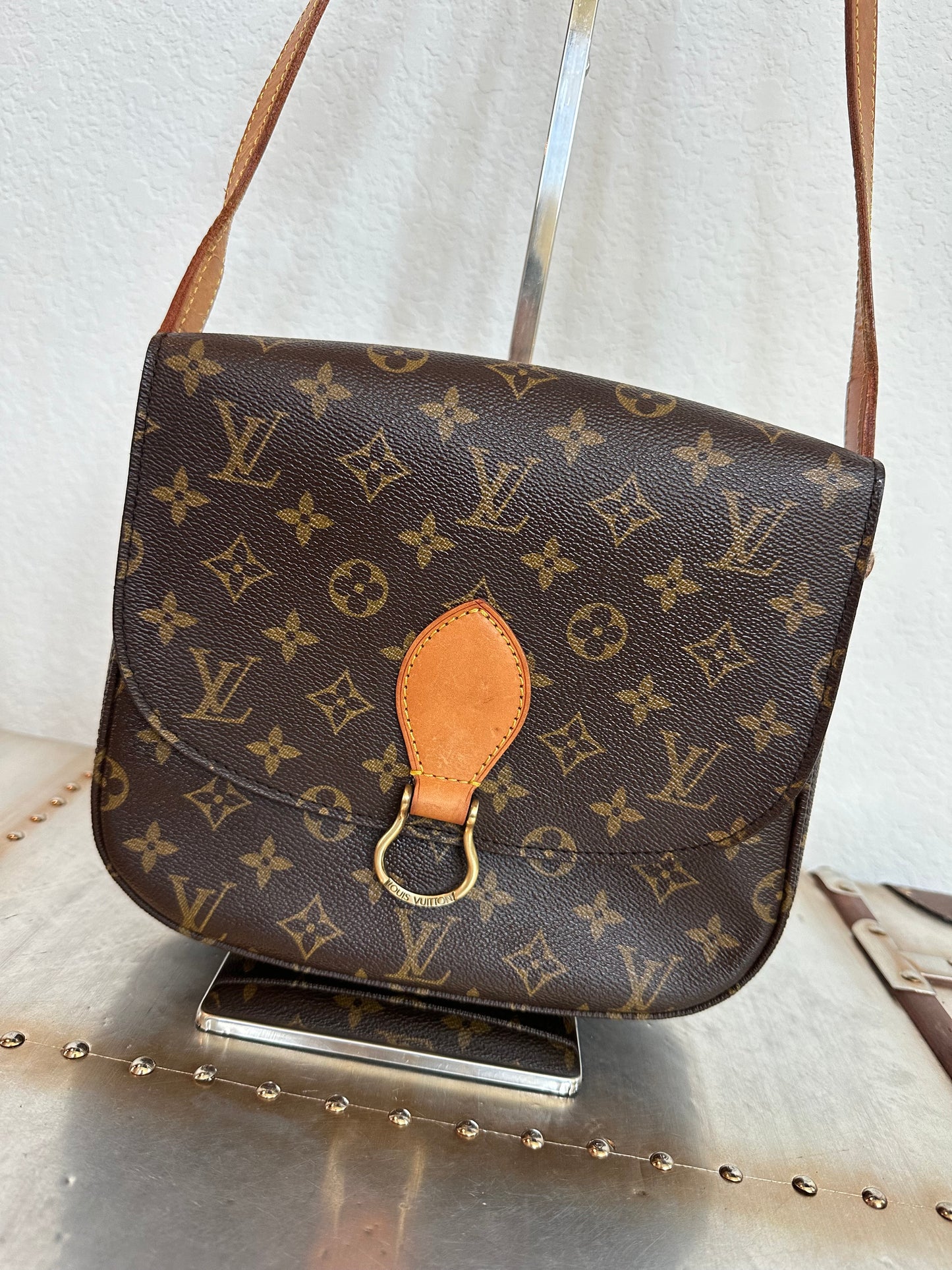 Pre-owned Authentic Louis Vuitton Saint Cloud GM Monogram Crossbody Bag